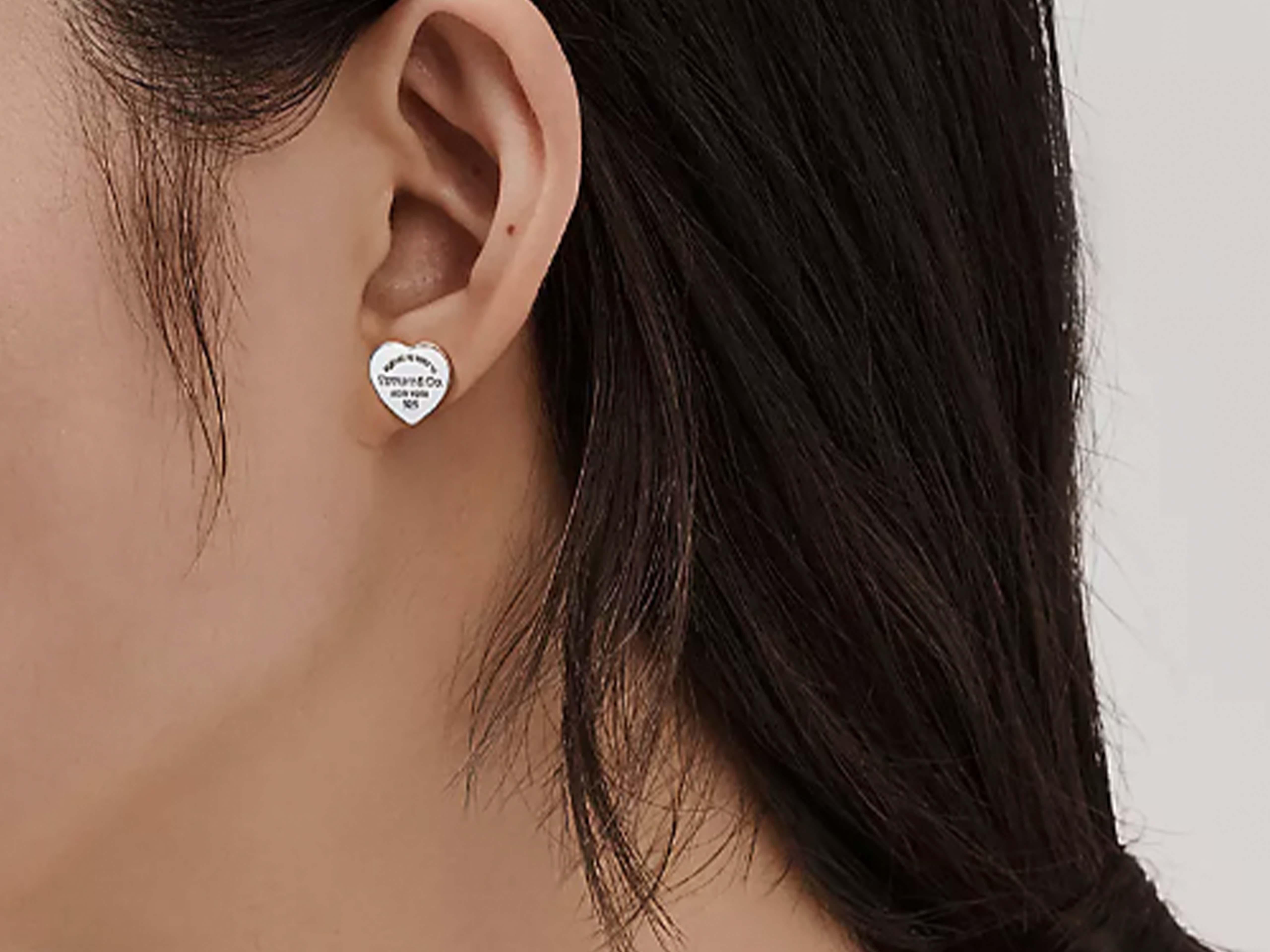 Mini heart tag earrings sale