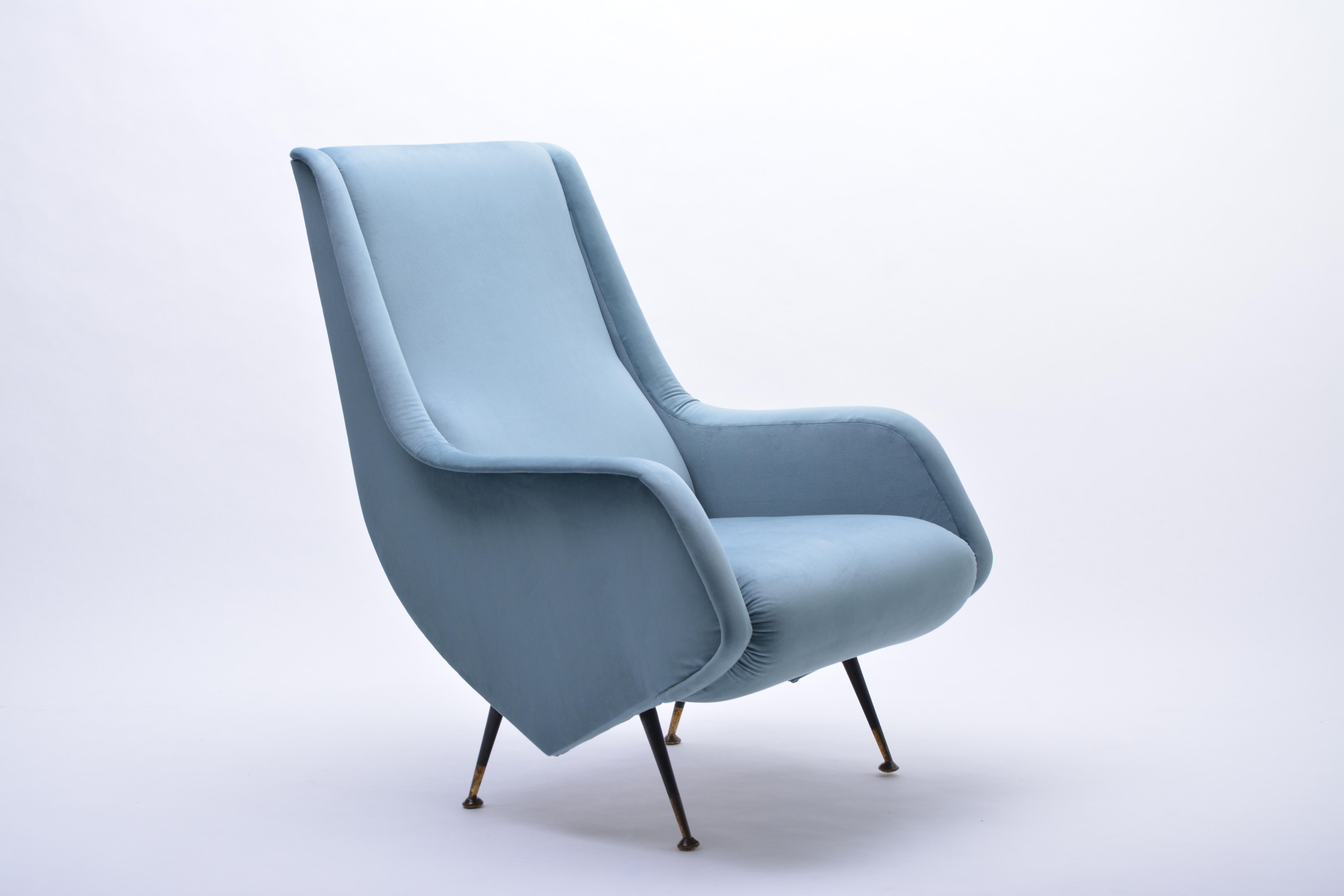 Blue reupholstered Mid-Century Italian armchair in the style of Aldo Morbelli In Good Condition In Berlin, DE