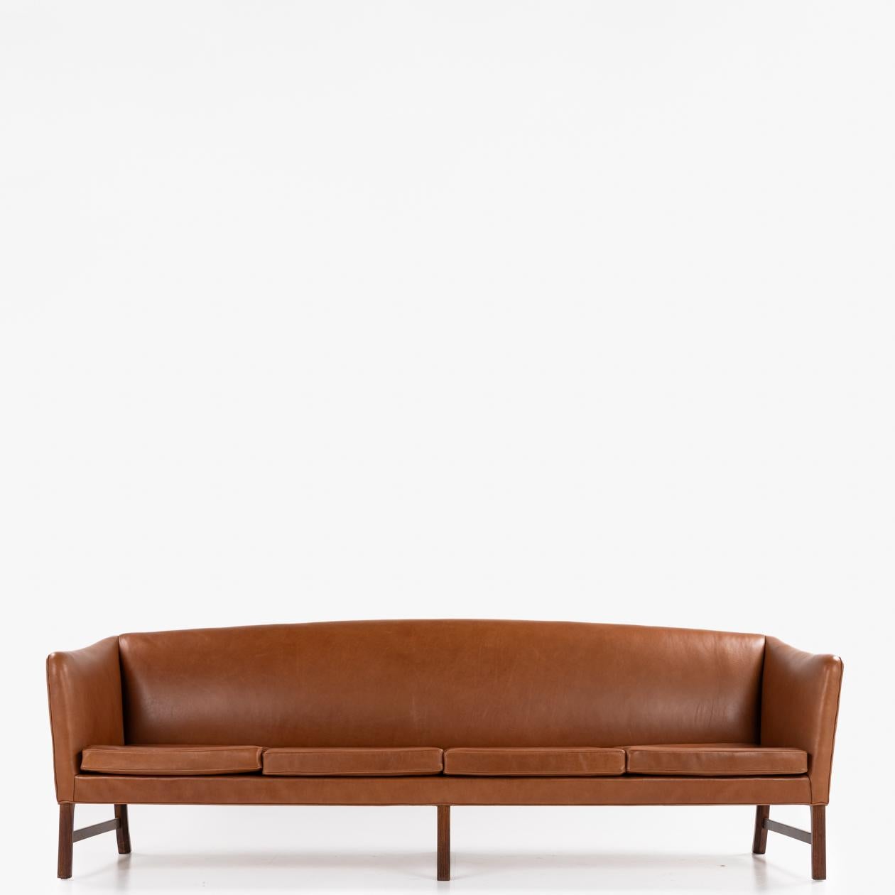 Reupholstered 4-seater sofa by Ole Wanscher In Good Condition For Sale In Copenhagen, DK