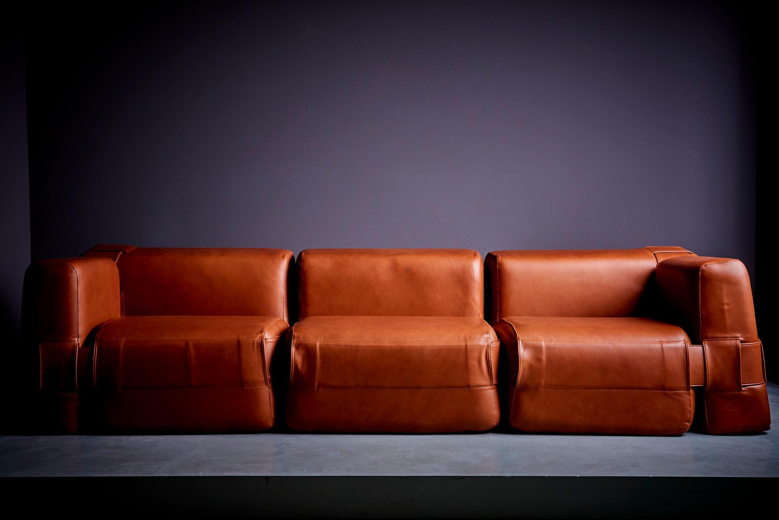 Neu gepolstertes 3-Sitzer-Sofa 932 von Mario Bellini für Cassina, Italien - 1960er Jahre (Moderne der Mitte des Jahrhunderts) im Angebot
