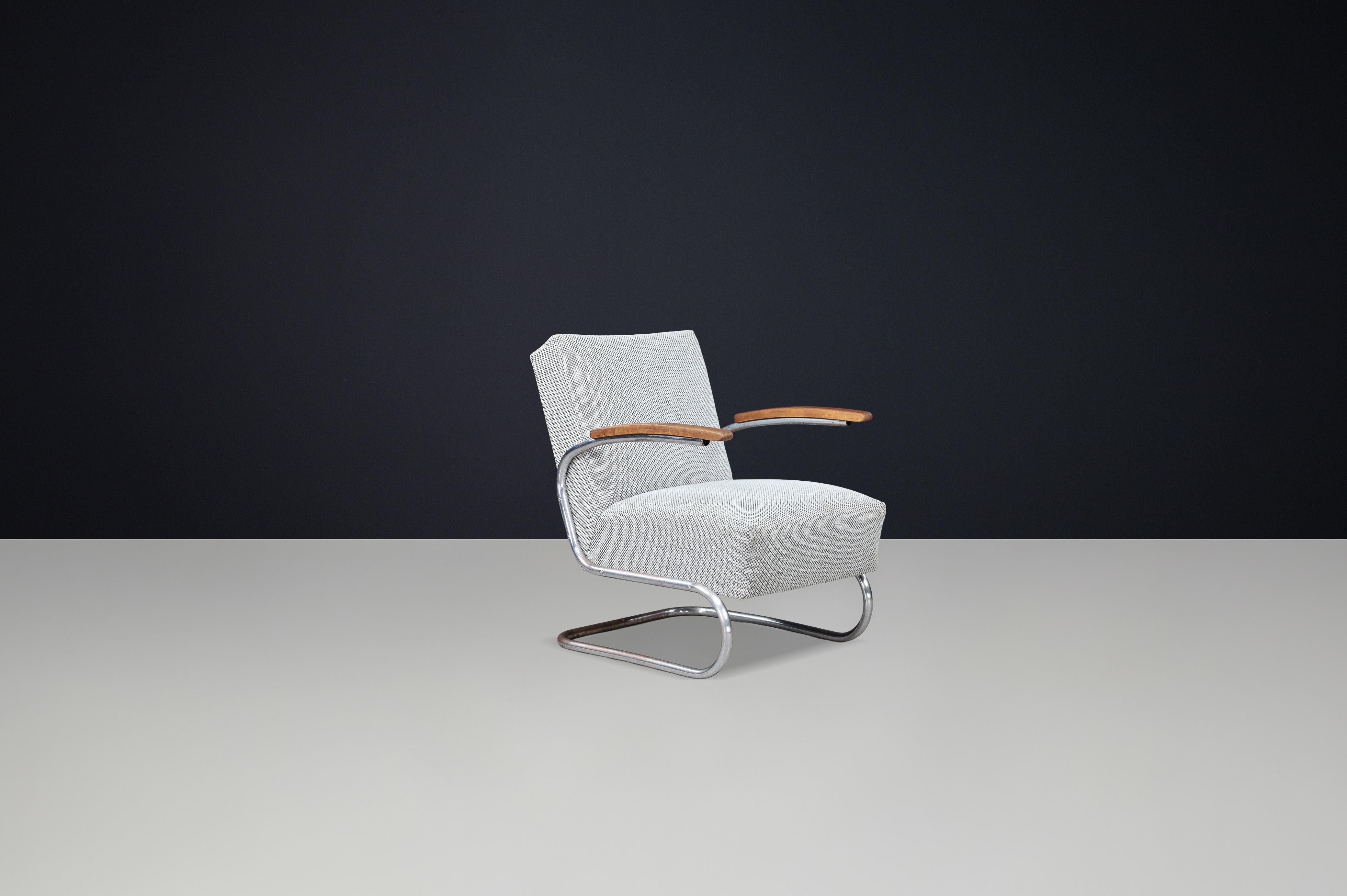 Sillón cantilever Bauhaus de acero tubular retapizado, Thonet, años 30 Checo en venta