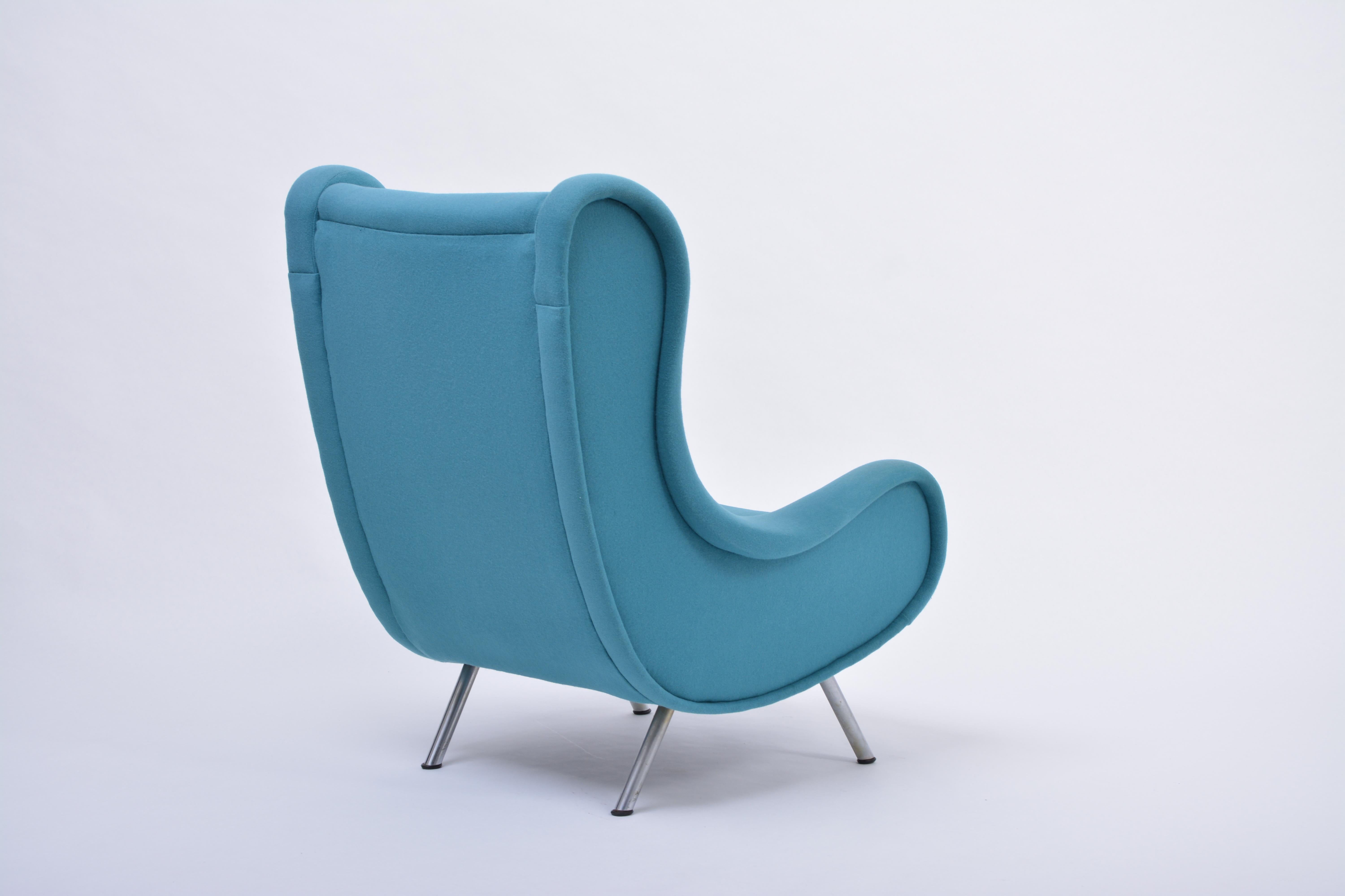 Danois Chaise de salon Marco Zanuso Senior bleue:: moderne du milieu du siècle:: retapissée en vente