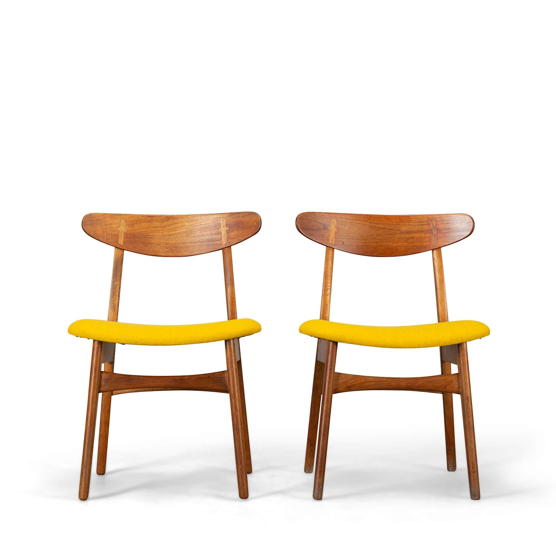 Chaises au design vintage : CH30
Design/One de Hans J. Wegner avec la célèbre technique de fixation cruciforme en bois reliant le dossier. D'autres parties de la conception de la chaise sont remarquablement directes, ne corrigeant rien qui n'ait