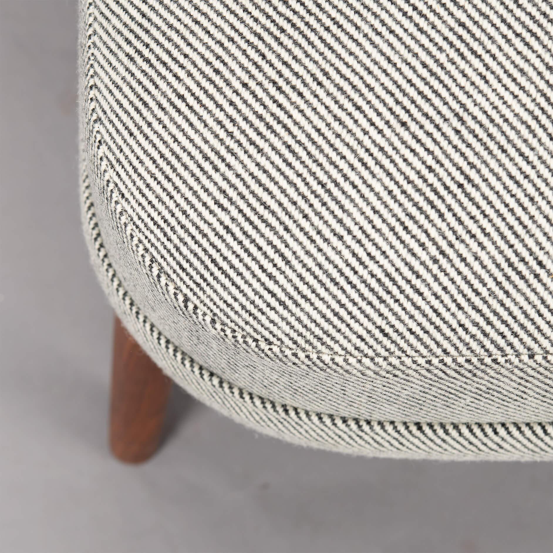 Fauteuil danois retapissé de Johannes Andersen pour CFC Silkeborg, années 1960 en vente 7