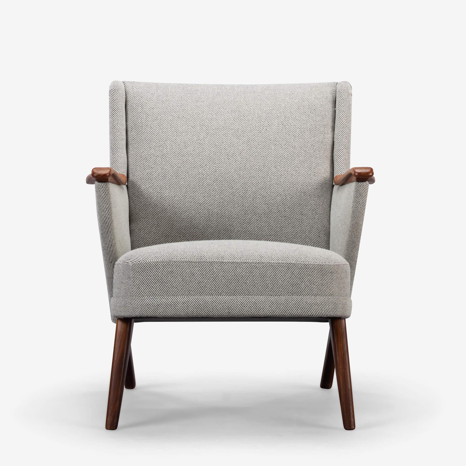 Neu gepolsterter dänischer Easy Chair von Johannes Andersen für CFC Silkeborg, 1960er Jahre im Angebot 1