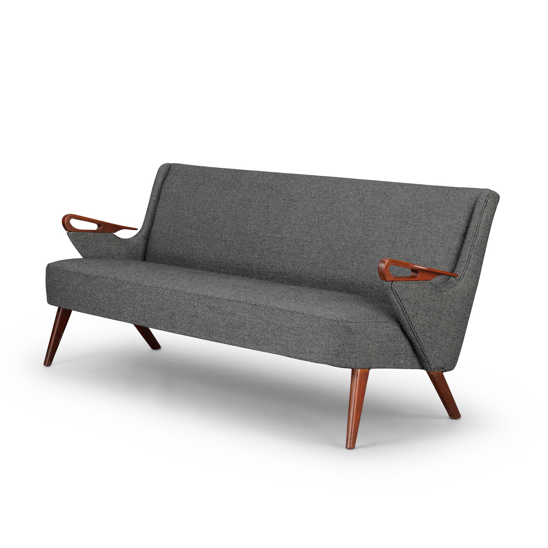 Wool Reupholstered Dark Grey 2.5 Seat Sofa No. Cfb52 by C. Findahl Brodersen, 1950s For Sale