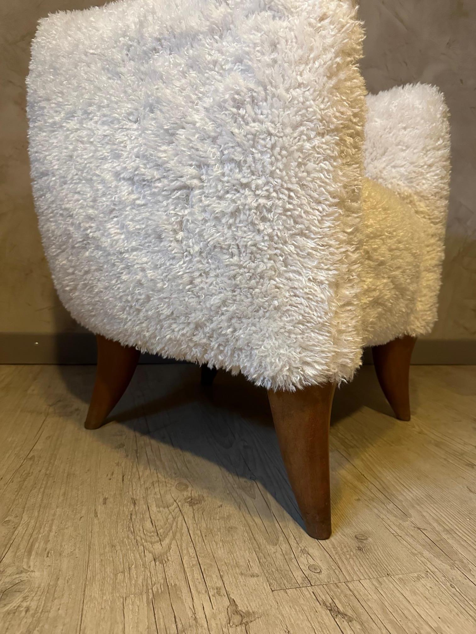 Contemporary Reupholstered Design Swann Armchair with Fluffy Fabric For Sale