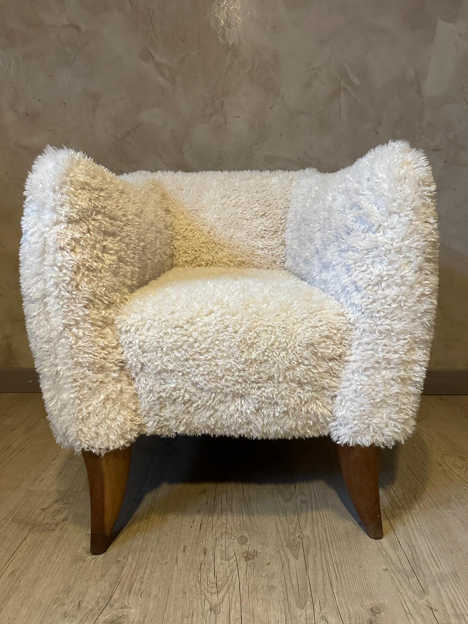 Reupholstered Design Swann Armchair with Fluffy Fabric For Sale 1