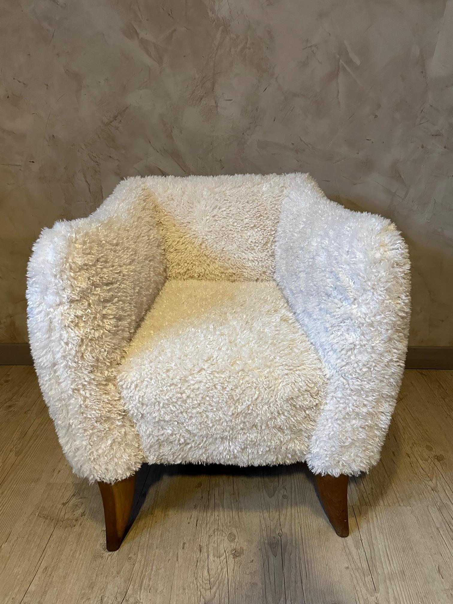 Reupholstered Design Swann Armchair with Fluffy Fabric For Sale 2