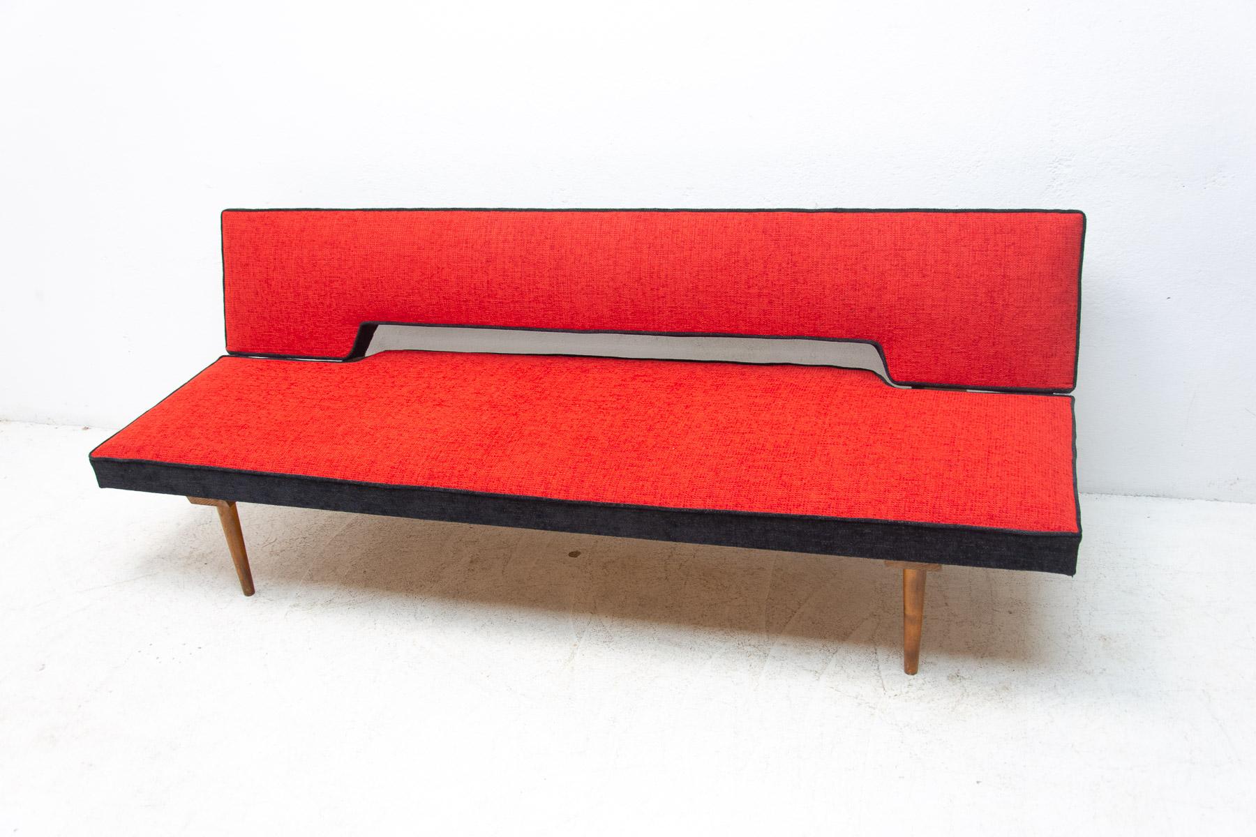 Reupholstered Folding Daybed by Miroslav Navrátil, 1960's, Czechoslovakia For Sale 11