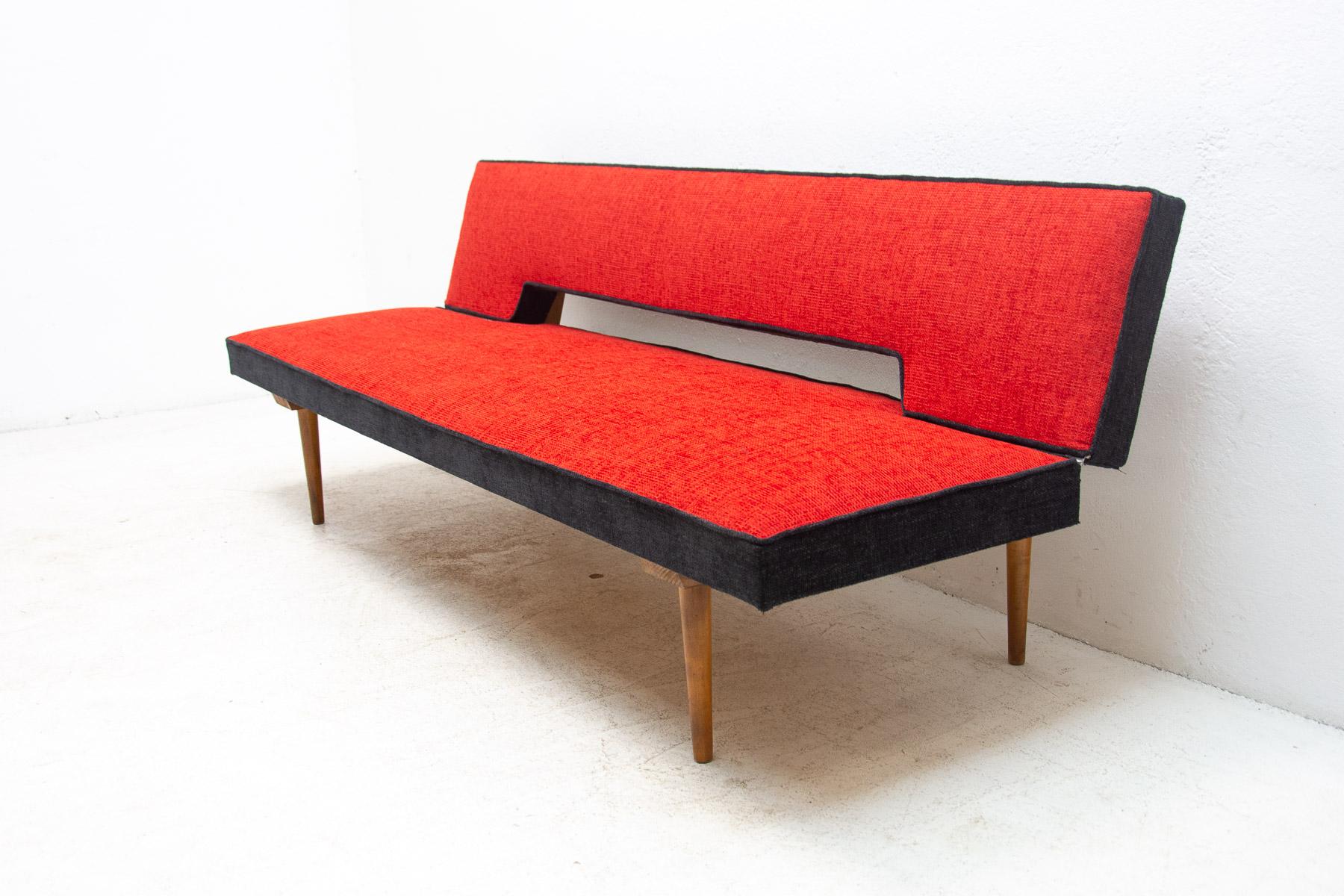 Mid-Century Modern Reupholstered Folding Daybed by Miroslav Navrátil, 1960's, Czechoslovakia For Sale