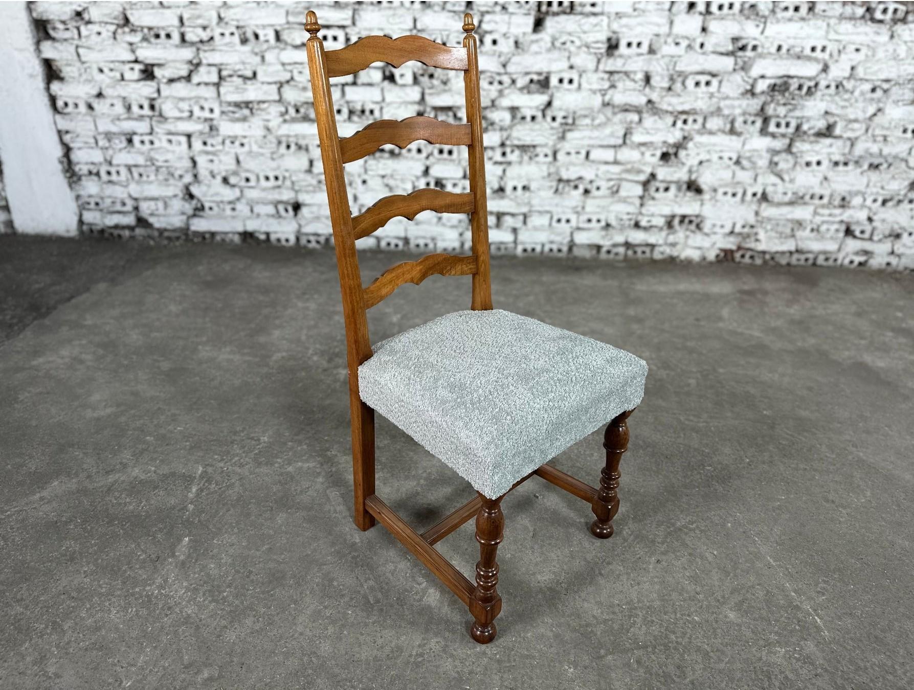 Reupholstered French Country Ladder Back Dining Chairs - Set of 6 im Angebot 1
