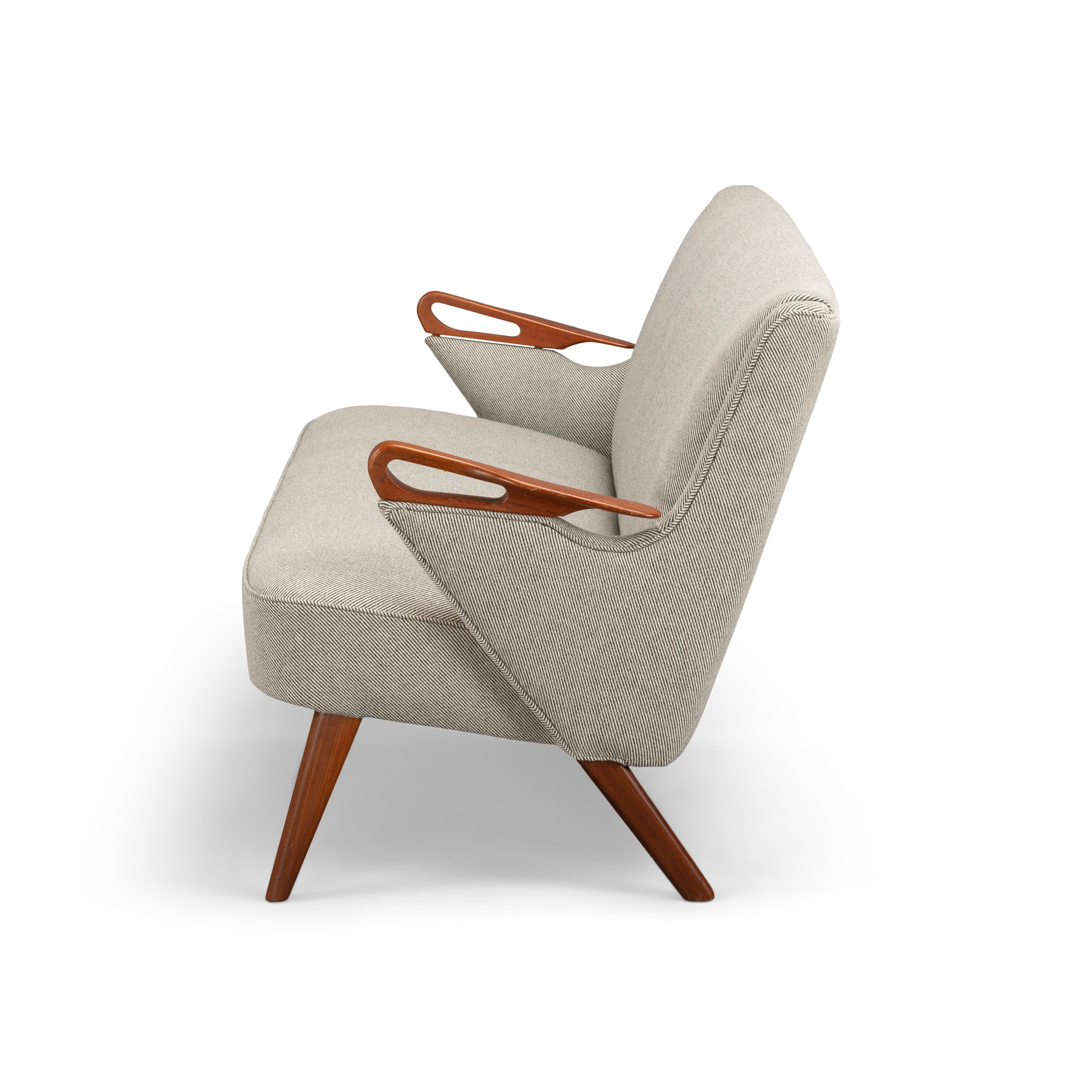 Wool Reupholstered Ecru 2-Seat Sofa No. Cfb52 by Christen Findahl Brodersen, 1950