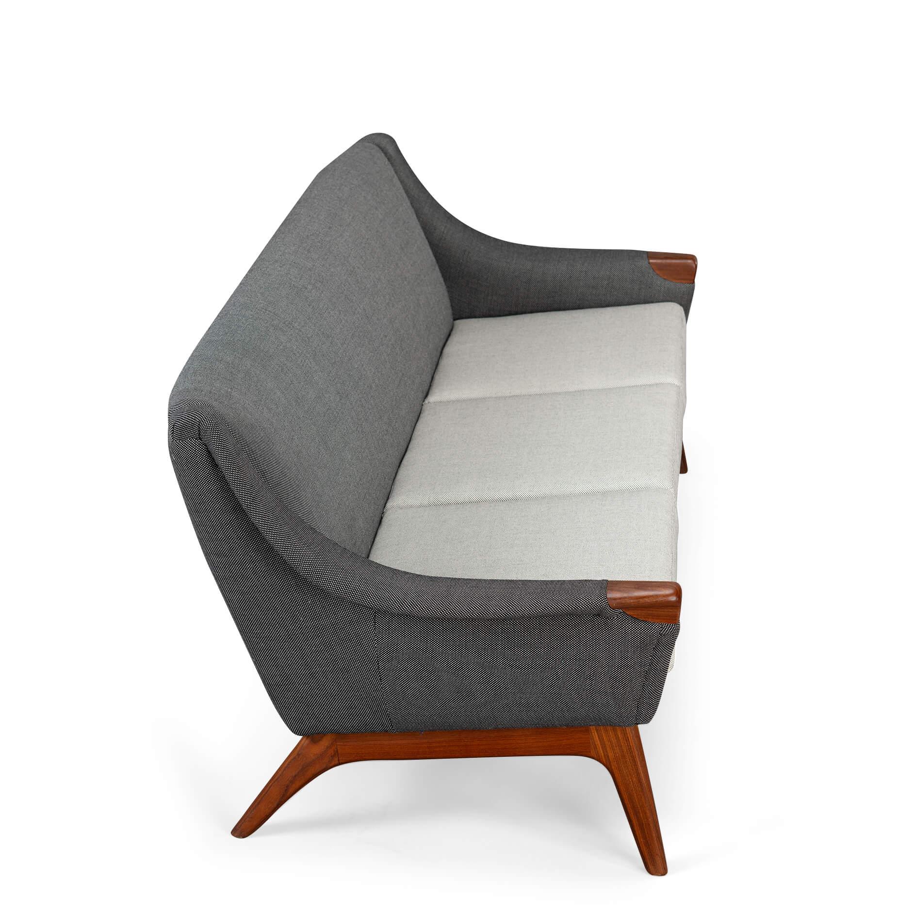 Neu gepolstertes graues 3-Sitz-Sofa von Johannes Andersen für CFC Silkeborg, 1960er Jahre im Angebot 2
