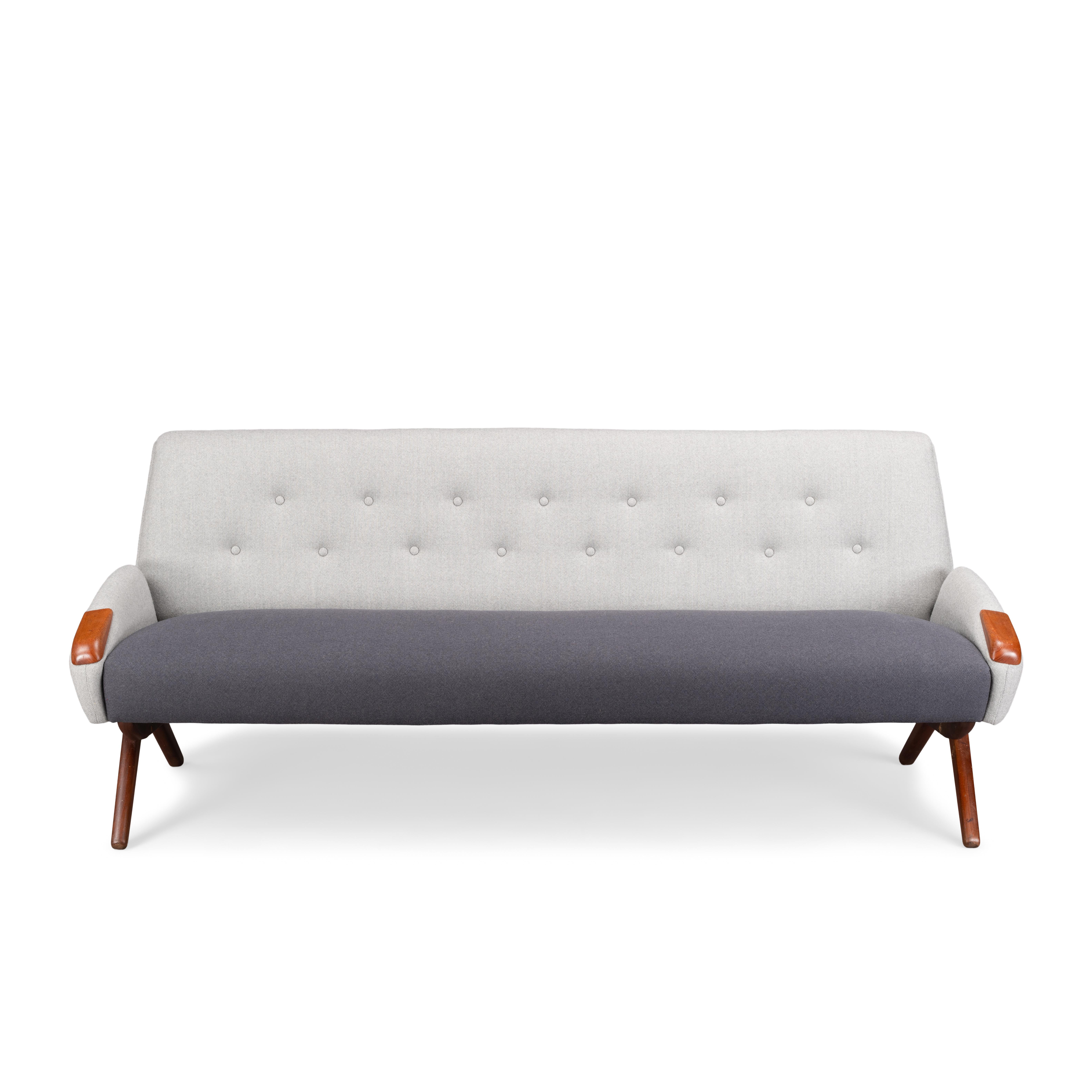 Reupholstered Grey Danish Design Sofa, Johannes Andersen for CFC Silkeborg 1960s (Moderne der Mitte des Jahrhunderts)