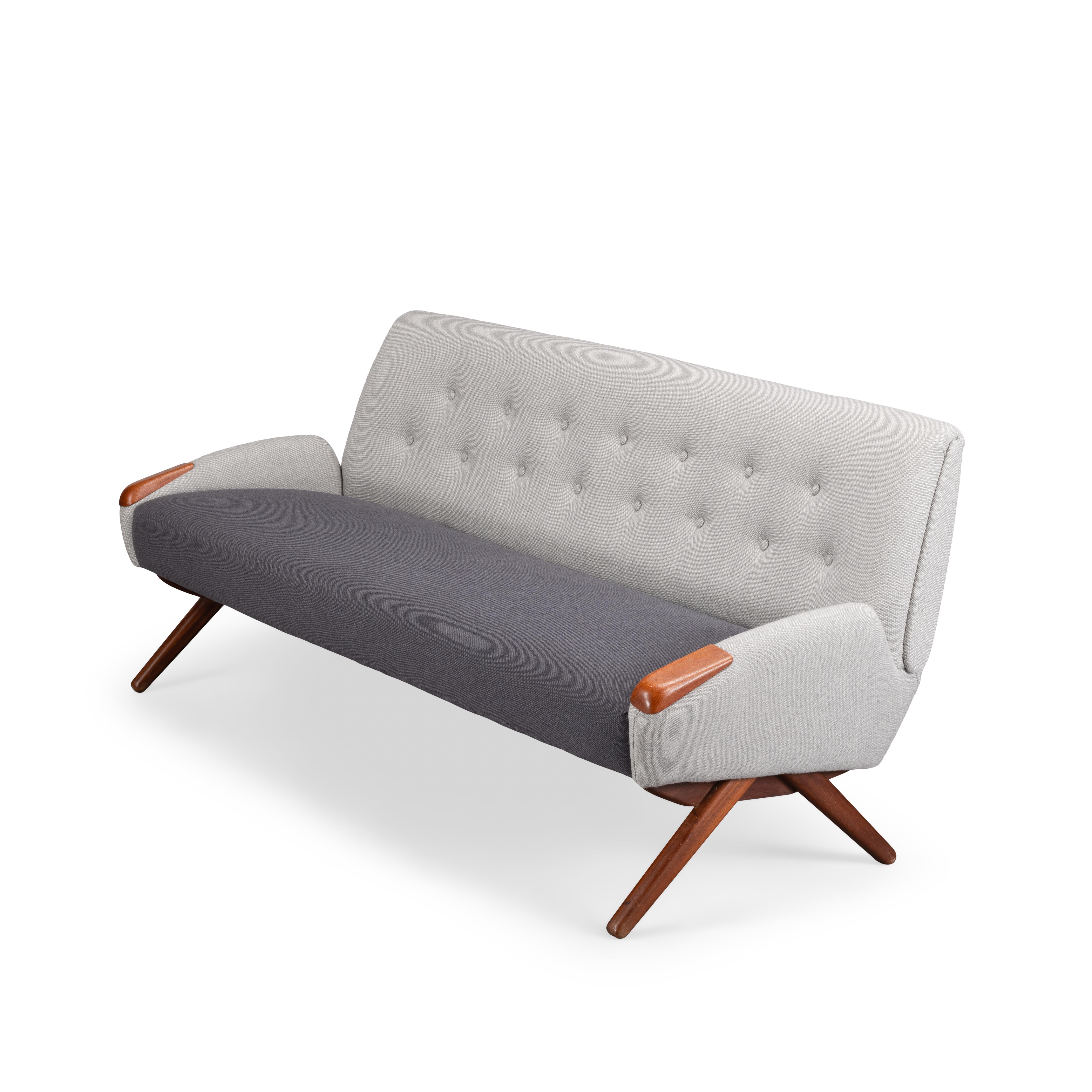 Reupholstered Grey Danish Design Sofa, Johannes Andersen for CFC Silkeborg 1960s (Dänisch)