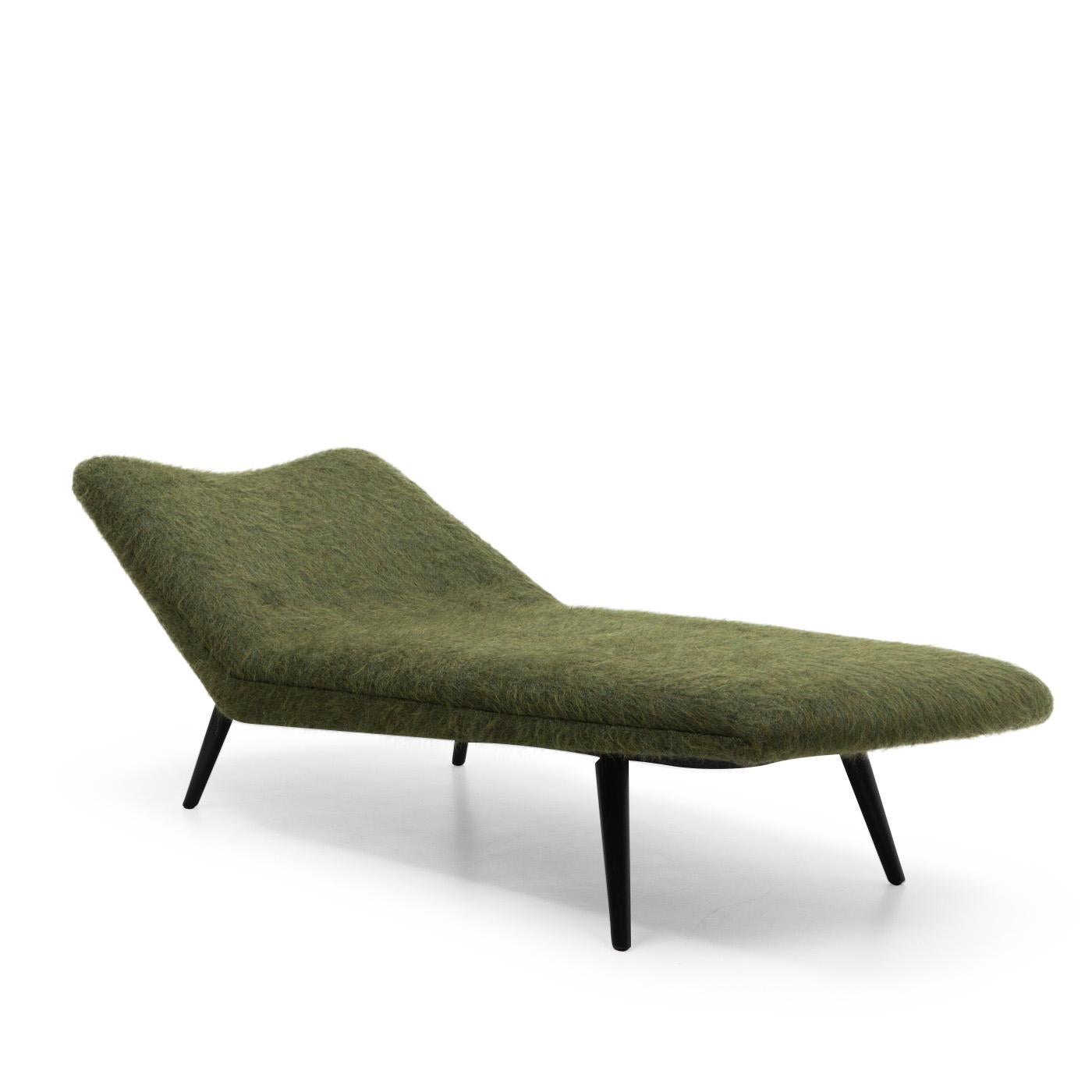 Reupholstered in Pierre Frey Yeti - Daybed by Theo Ruth for Artifort, 1950s In Good Condition For Sale In Renens, CH