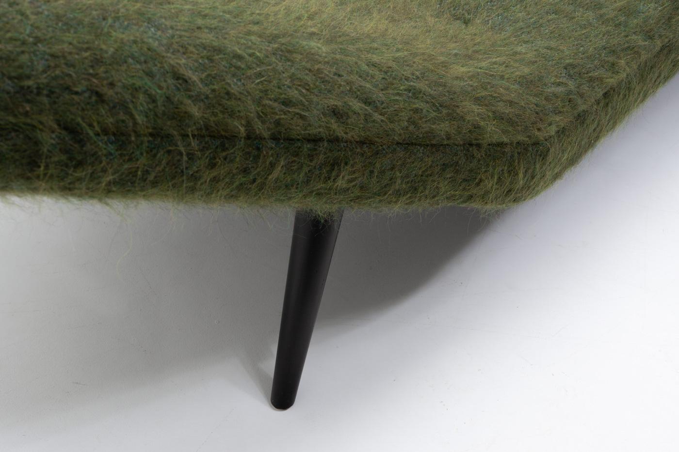 Reupholstered in Pierre Frey Yeti - Daybed by Theo Ruth for Artifort, 1950s For Sale 2