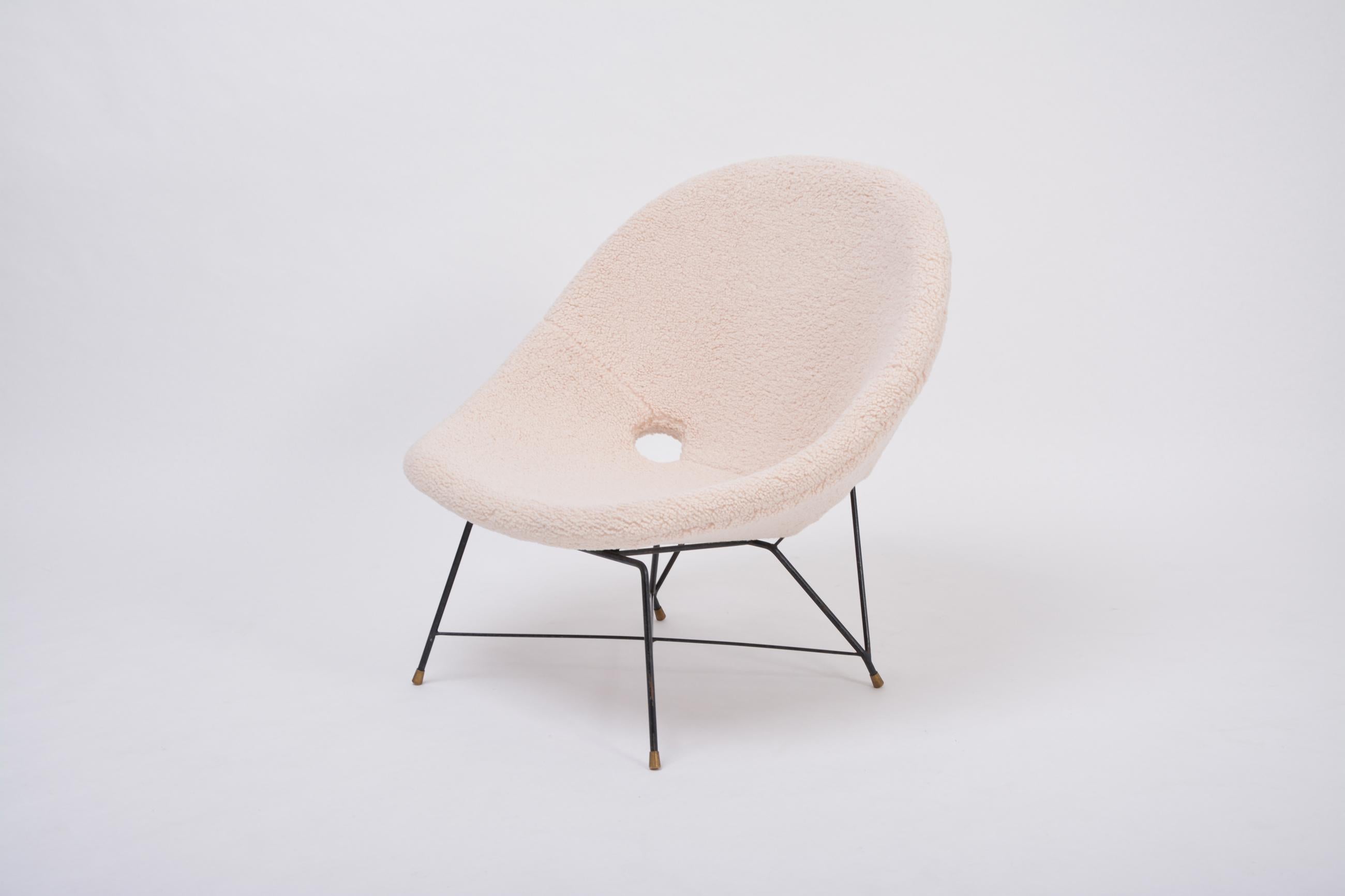 Reupholstered Italian Mid-Century Modern Chair by Augusto Bozzi for Saporiti In Good Condition In Berlin, DE