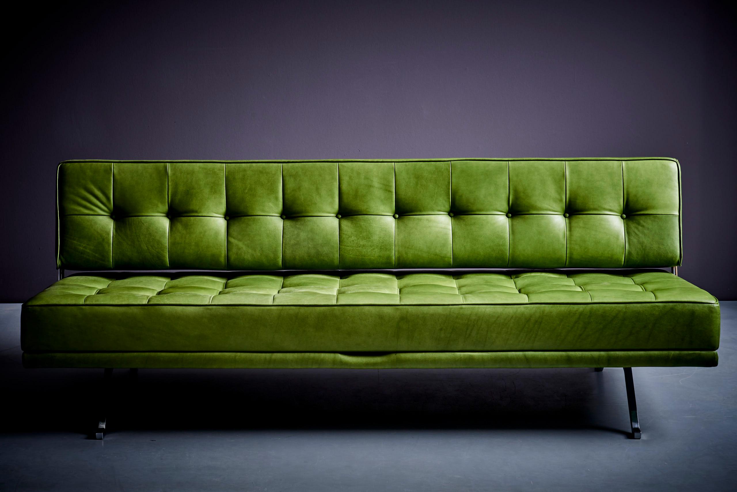Reupholstered Johannes Spalt Sofa Daybed for Wittmann, 1960s in green leather  For Sale 3