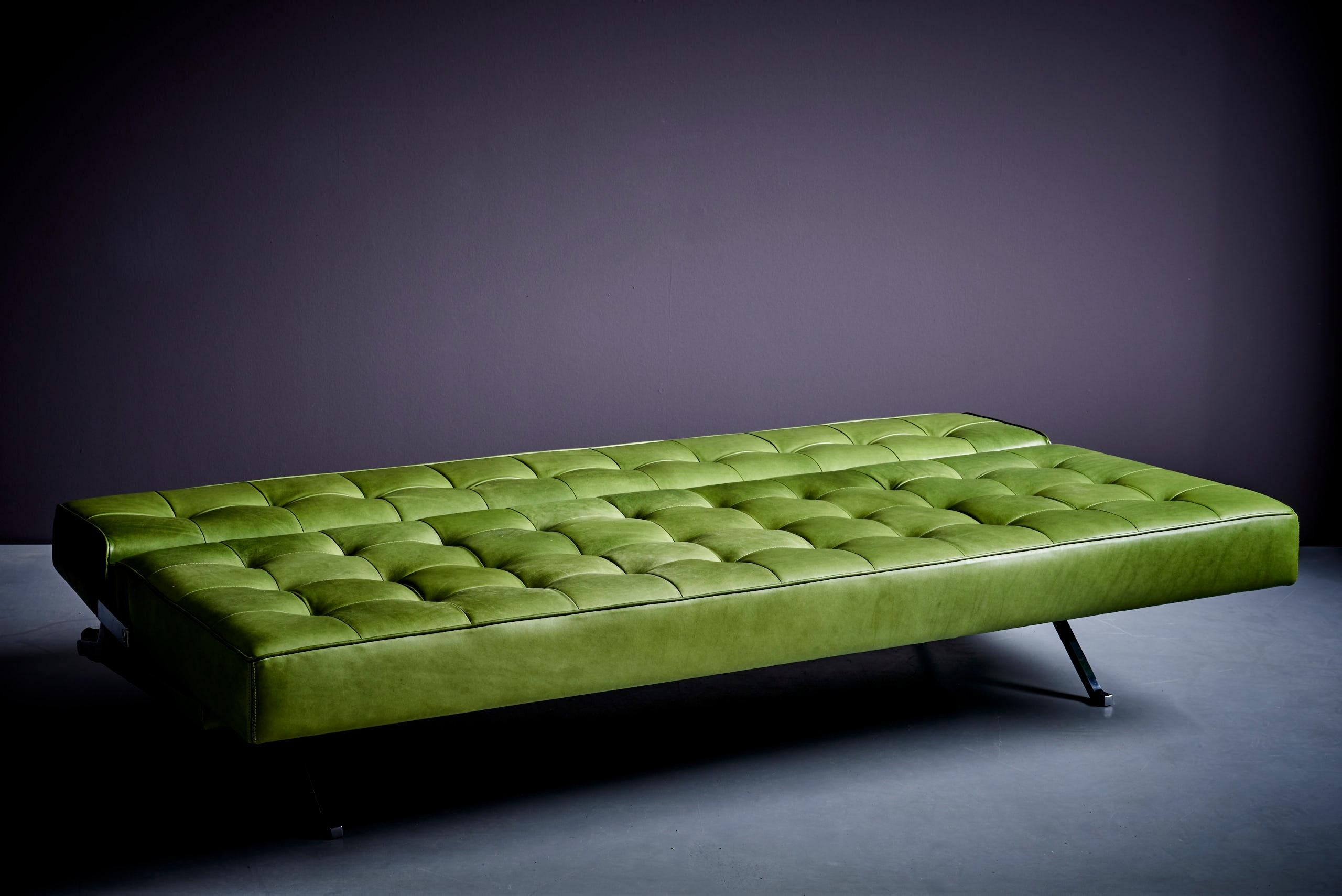 Austrian Reupholstered Johannes Spalt Sofa Daybed for Wittmann, 1960s in green leather  For Sale