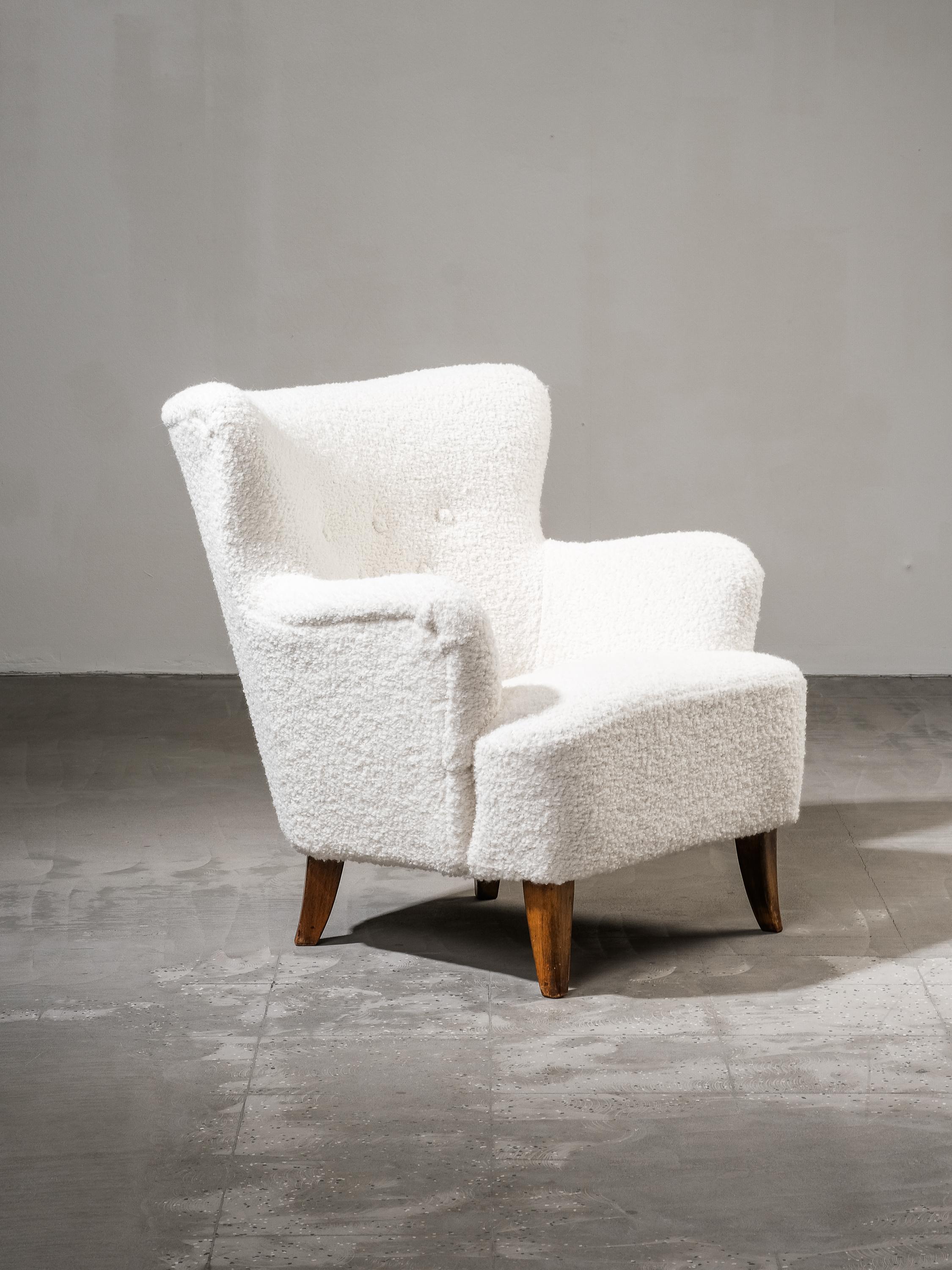 Un elegante sillón modelo 