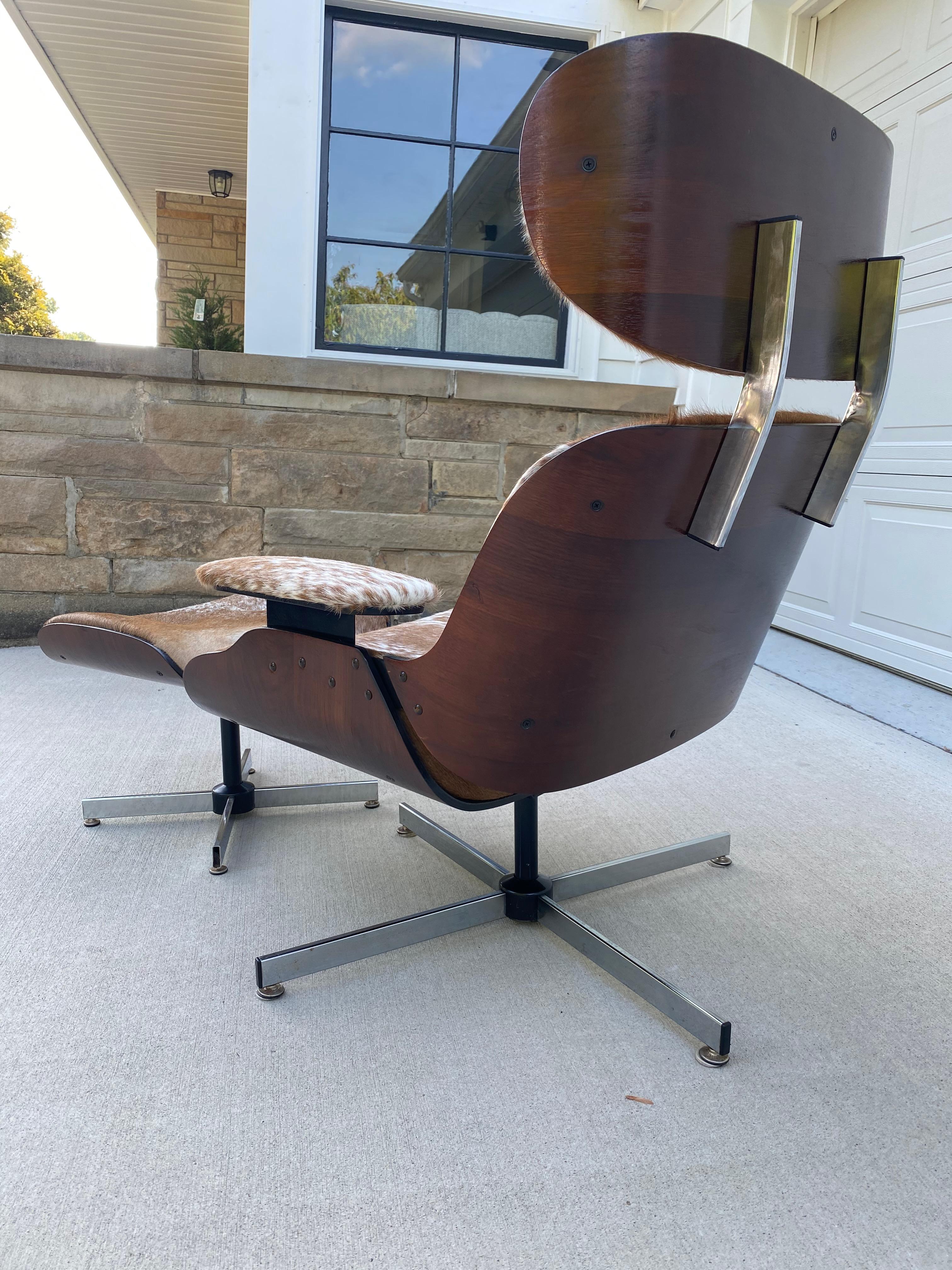 Reupholstered Mcm Lounge Chair Set in Cowhide For Sale 5