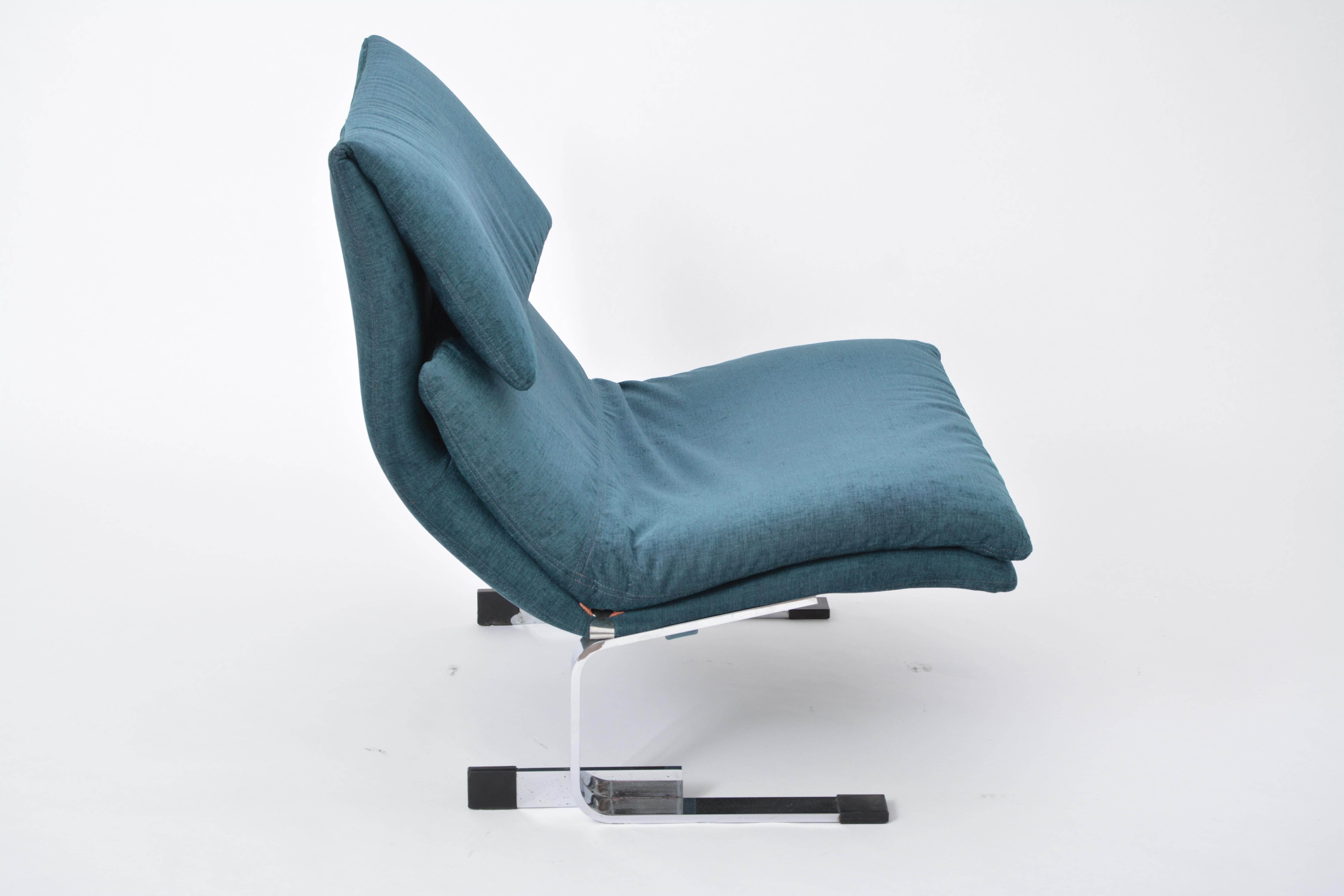 Reupholstered Post Modern Onda lounge chair by Giovanni Offredi for Saporiti

Produced in the 1970s, this Onda (Wave) chair was designed by Giovanni Offredi as part of his Onda series for Saporiti Italia. This very comfortable lounge chair has a