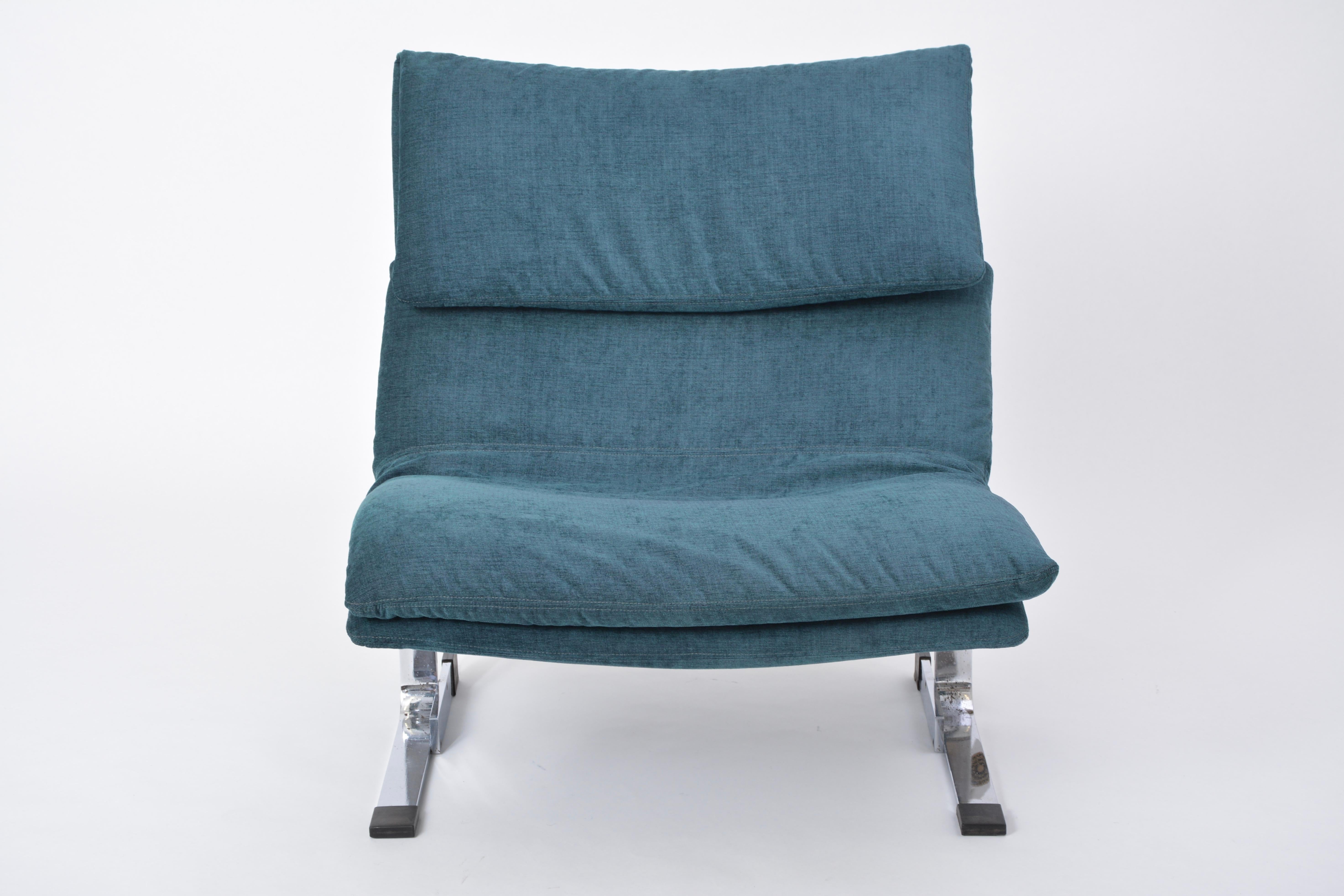 Reupholstered Post Modern Onda lounge chair by Giovanni Offredi for Saporiti 1