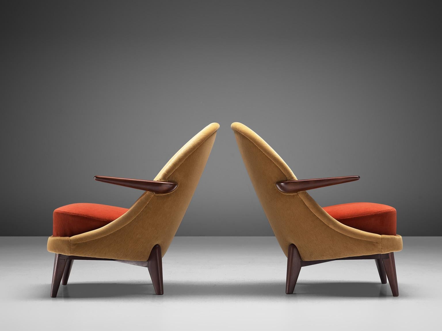 Reupholstered Pair of Danish Modern Lounge Chair in Ocher Yellow and Red Velvet In Good Condition For Sale In Waalwijk, NL