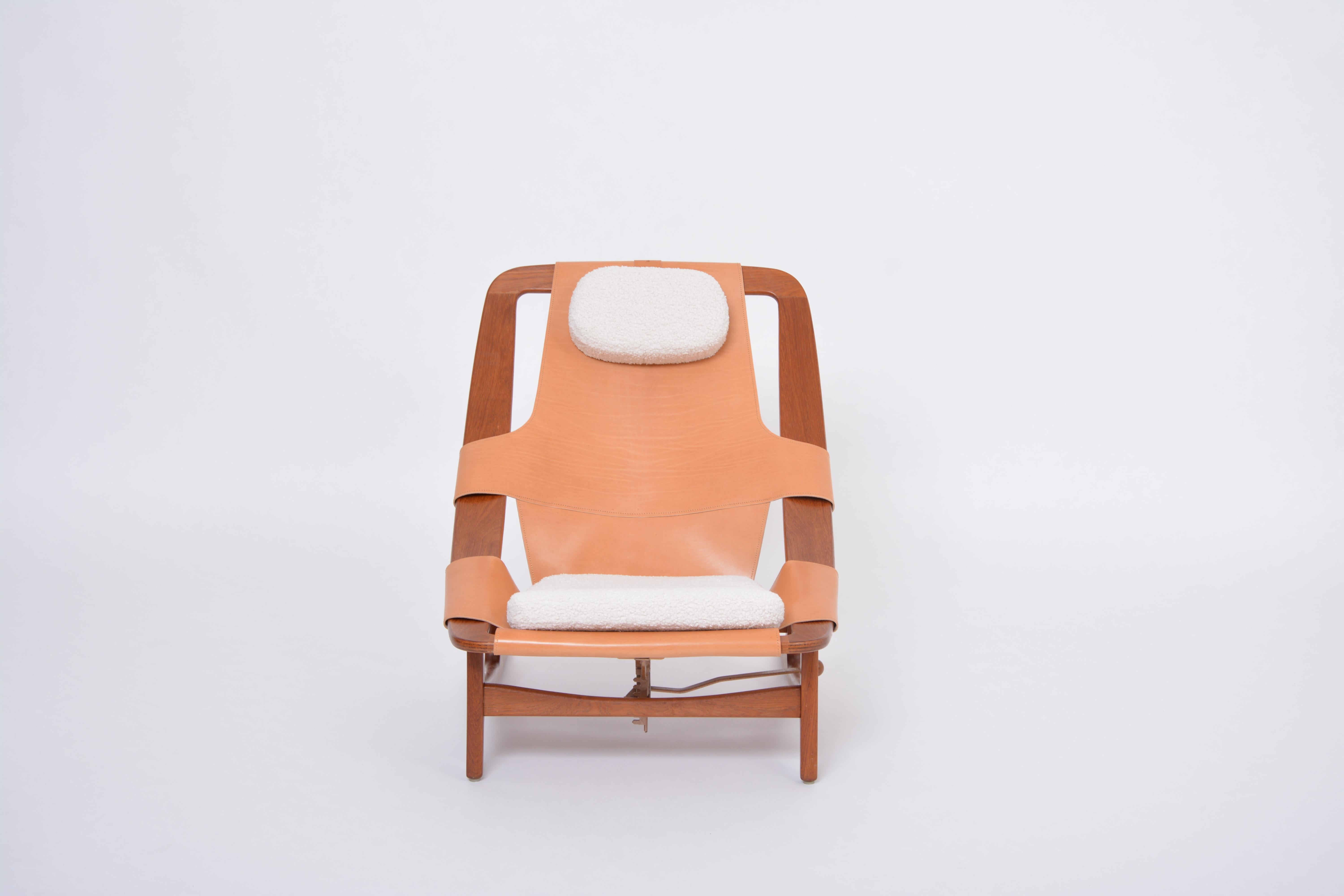 Mid-Century Modern Le fauteuil de salon scandinave Holmenkollen retapissé par Arne Tideman Ruud  en vente