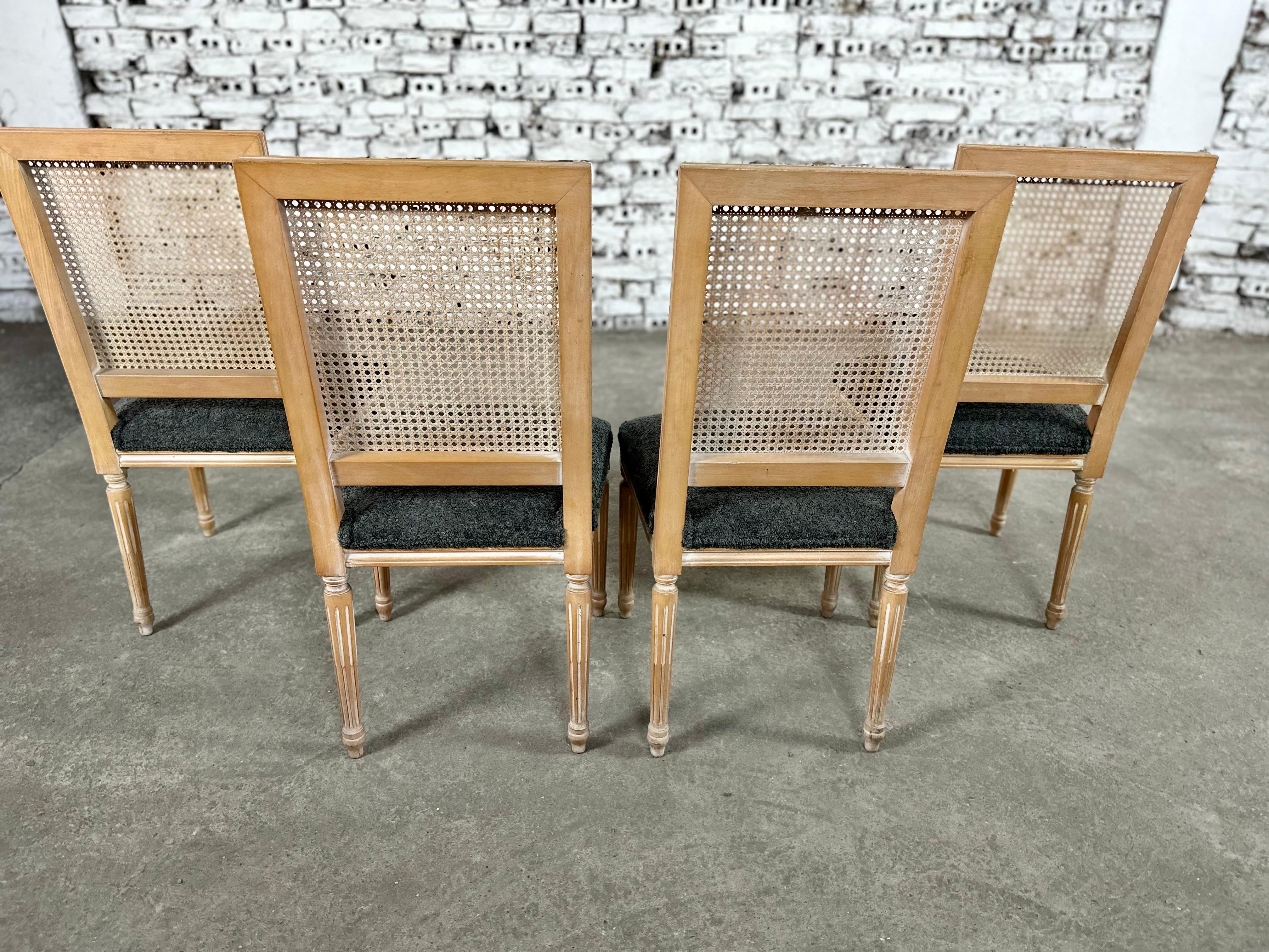 Neu gepolsterte Esszimmerstühle mit quadratischer Rückenlehne im Louis-XVI.-Stil - 4er-Set im Angebot 11