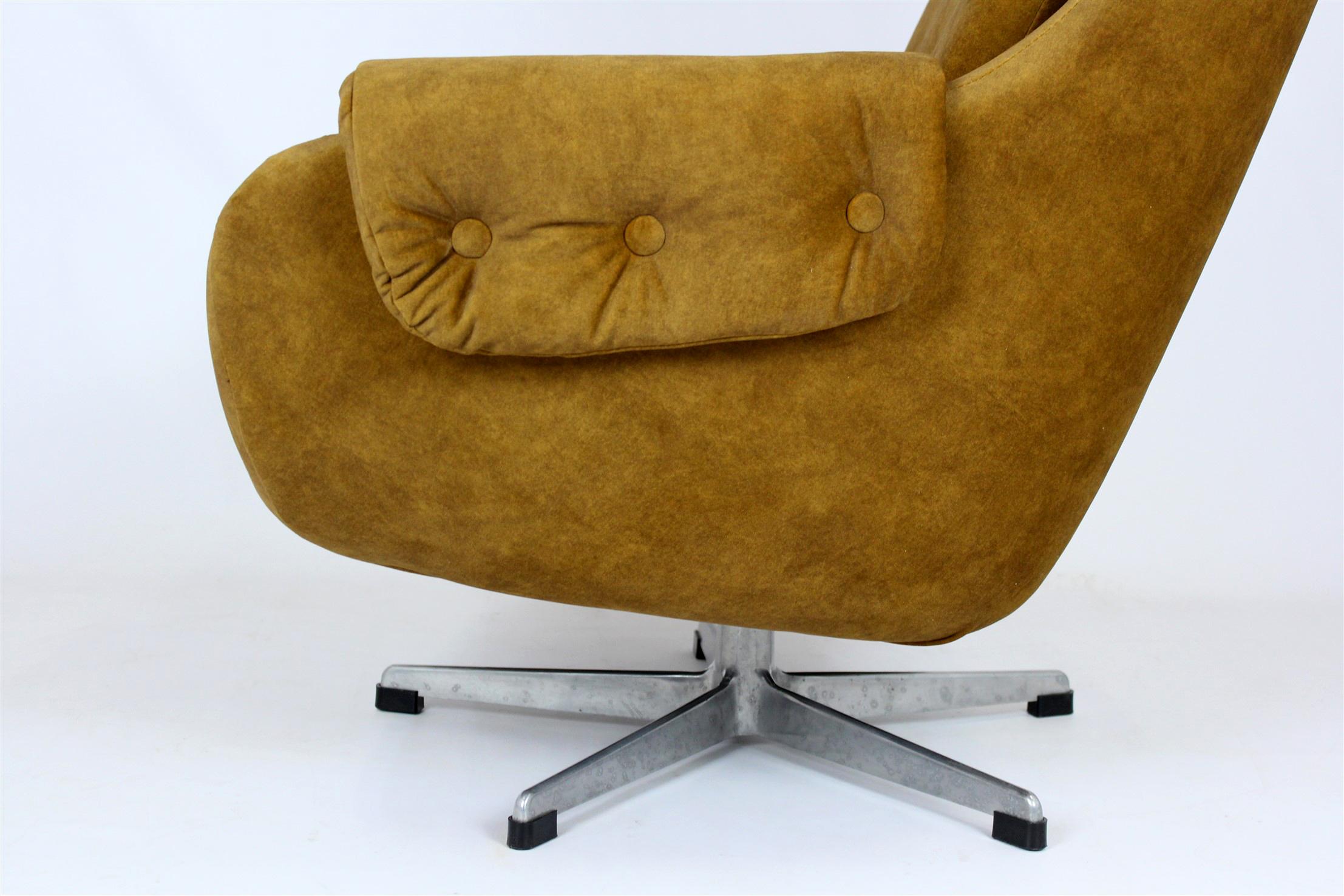 Reupholstered Swivel Lounge Chair from Up Zavody, Czechia, 1970s For Sale 4