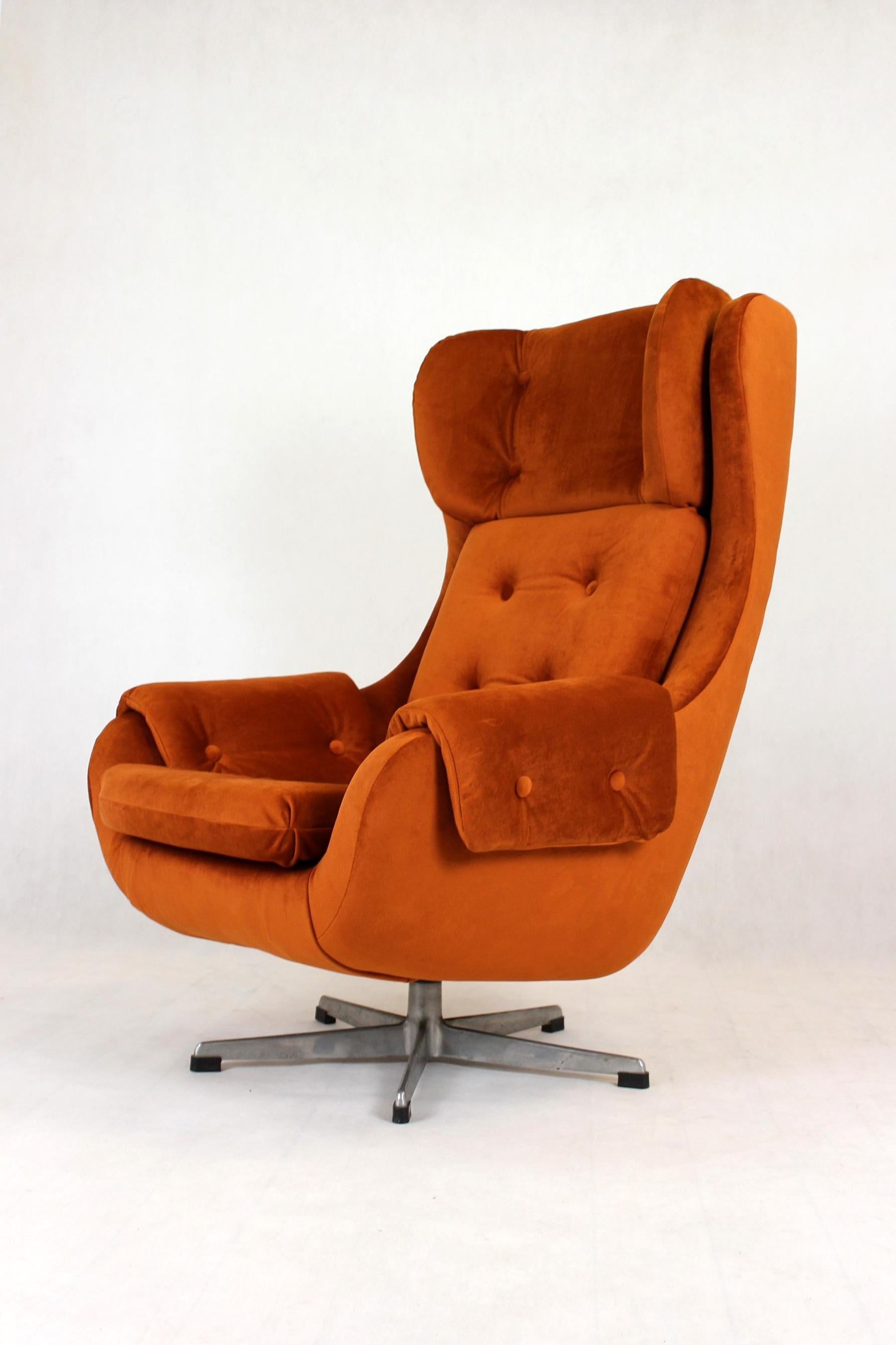 Reupholstered Swivel Lounge Chair from Up Zavody, Czechia, 1970s 2