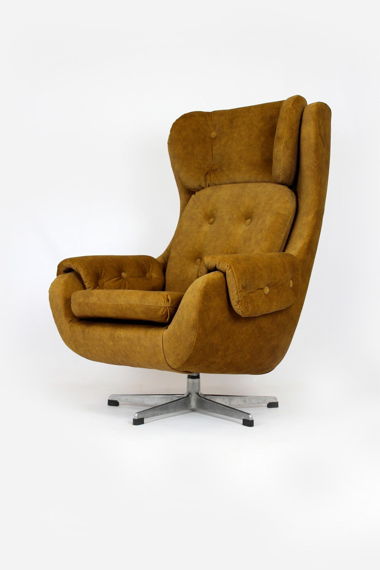 Reupholstered Swivel Lounge Chair from Up Zavody, Czechia, 1970s For Sale 1
