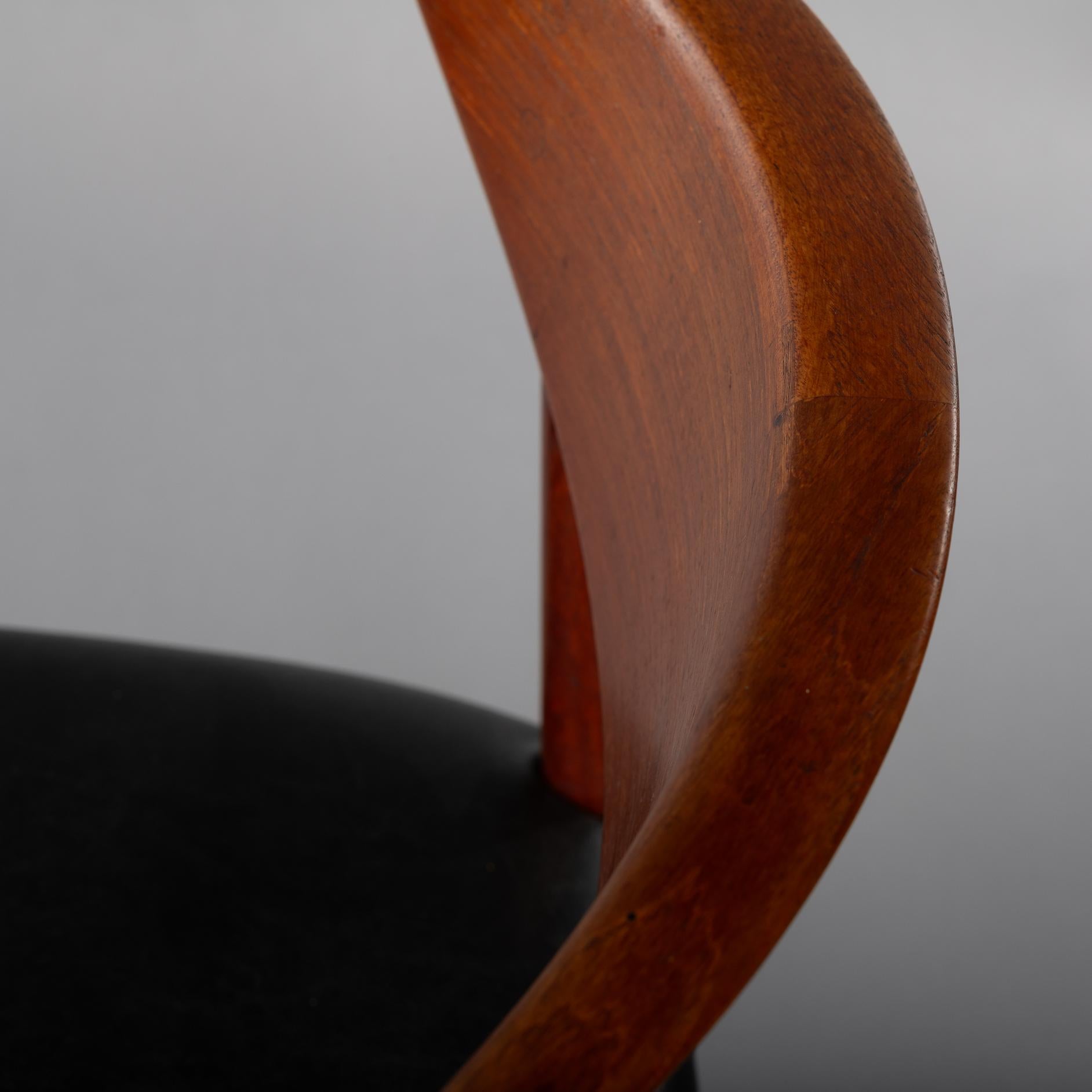 Reupholstered Teak Chair Model # 317 by Peter Hvidt for Soborg Mobel, Set of 4 For Sale 7