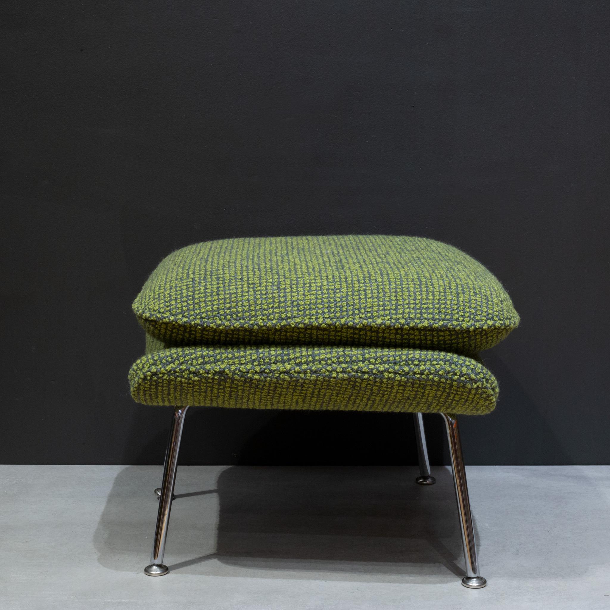 Chaise et pouf Womb retapissés par Eero Saarinen pour Knoll 3