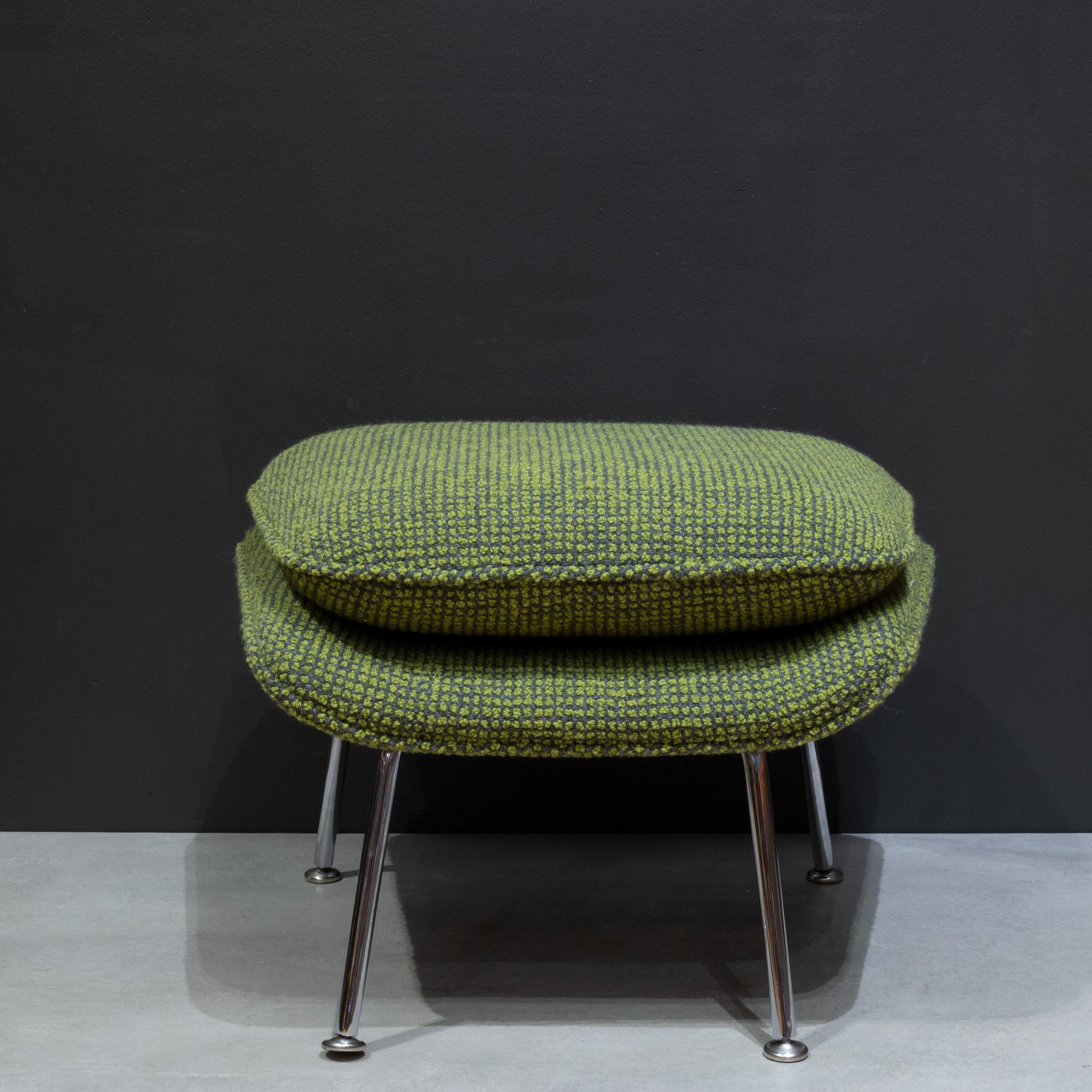 Chaise et pouf Womb retapissés par Eero Saarinen pour Knoll 2