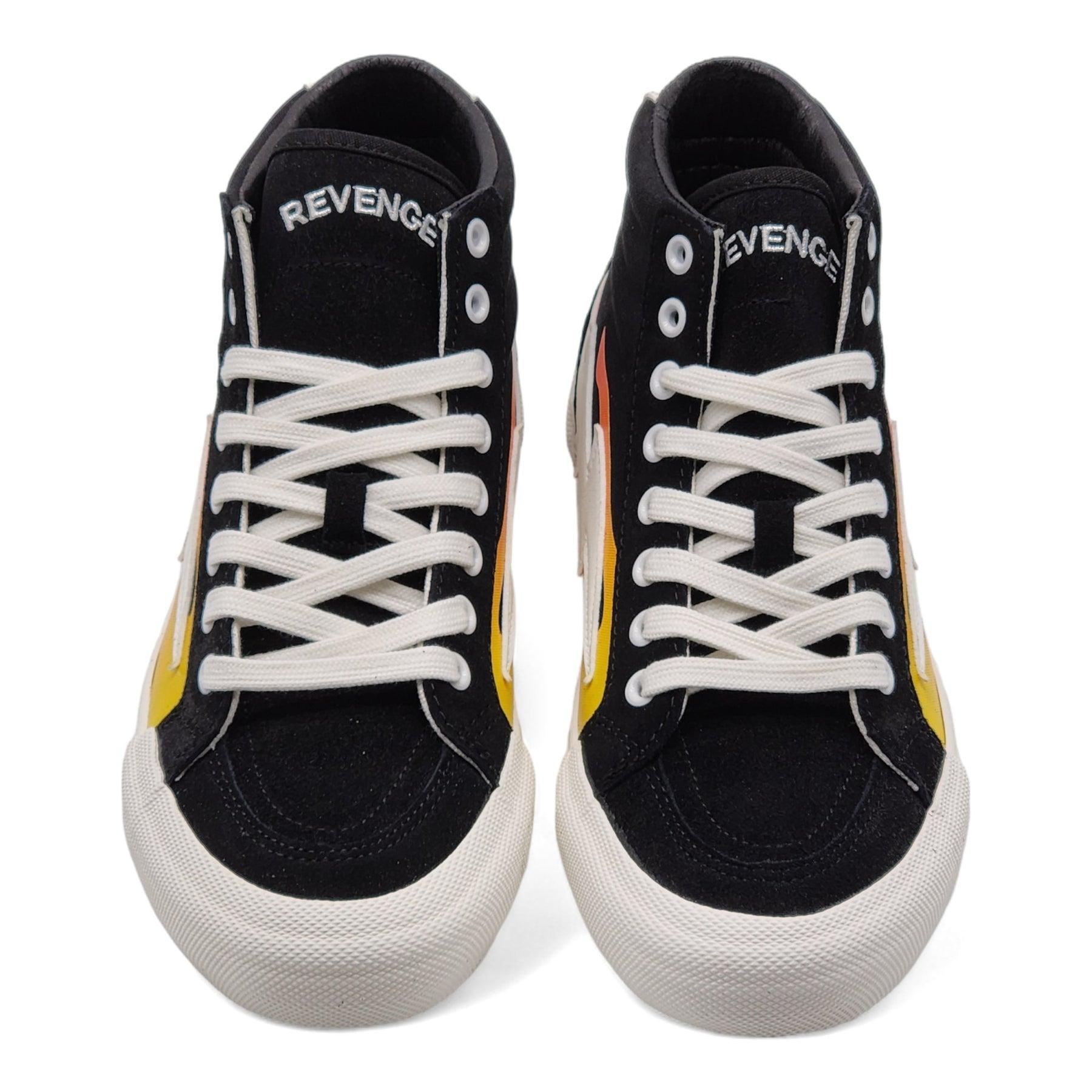 Sneakers Hi Top Revenge x Storm Vol. 2 in Black Flame (US 7)

Informazioni aggiuntive:
Colore: nero 
Dimensione: 7 US
Condit: Nuovo di zecca con scatola.