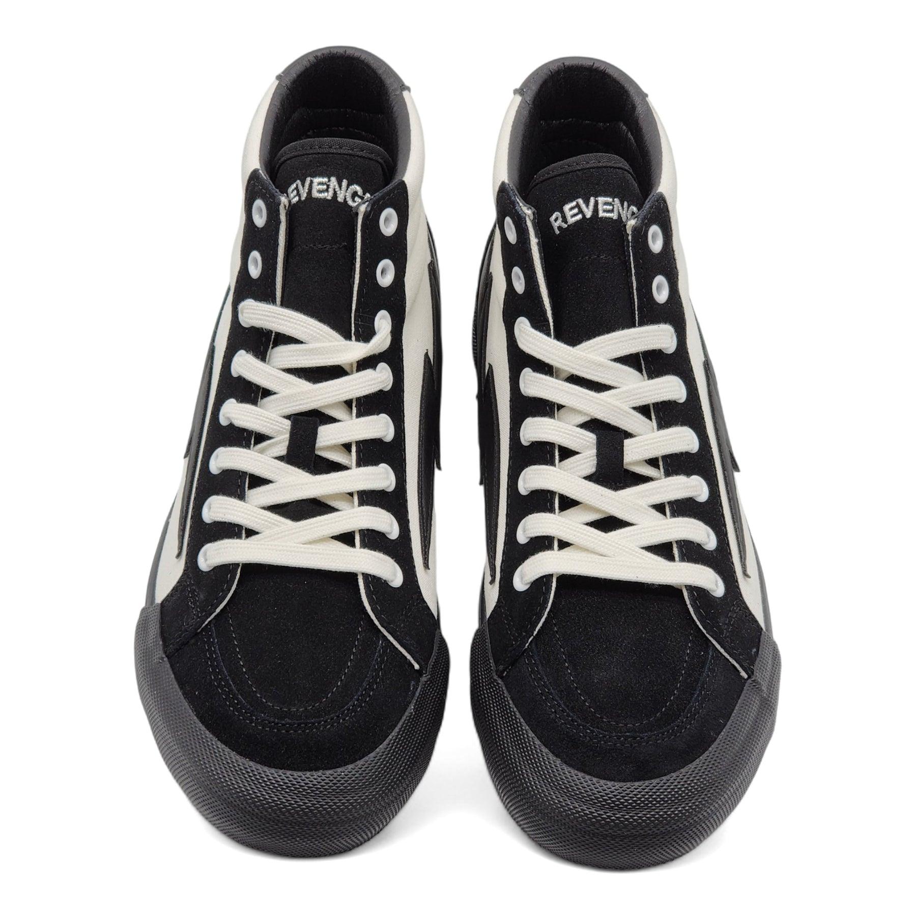 Revenge x Storm Vol. 2 Hi Top Sneakers in Black/White (11)

Additional information:
Color: Black & White
Size: 11 US
Condition: Brand new with box.