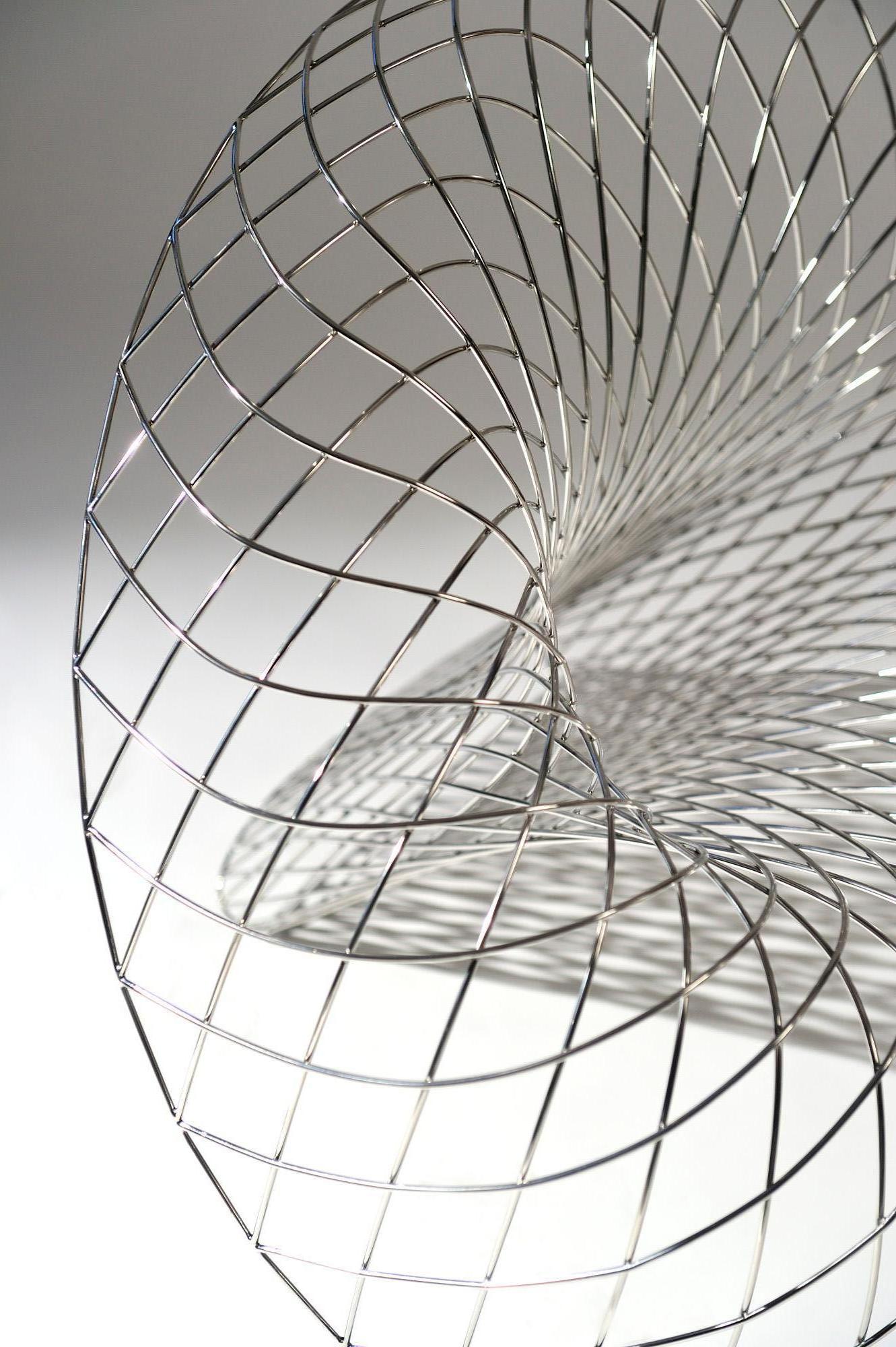 Reverb Wire Chair, Sculptural Stainless Steel Wireframe Chair by Brodie Neill (Poliert) im Angebot