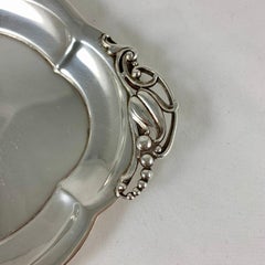 Revere Silversmiths Art Nouveau Sterling Silver Floral Handled Tablett:: ca. 1930er Jahre