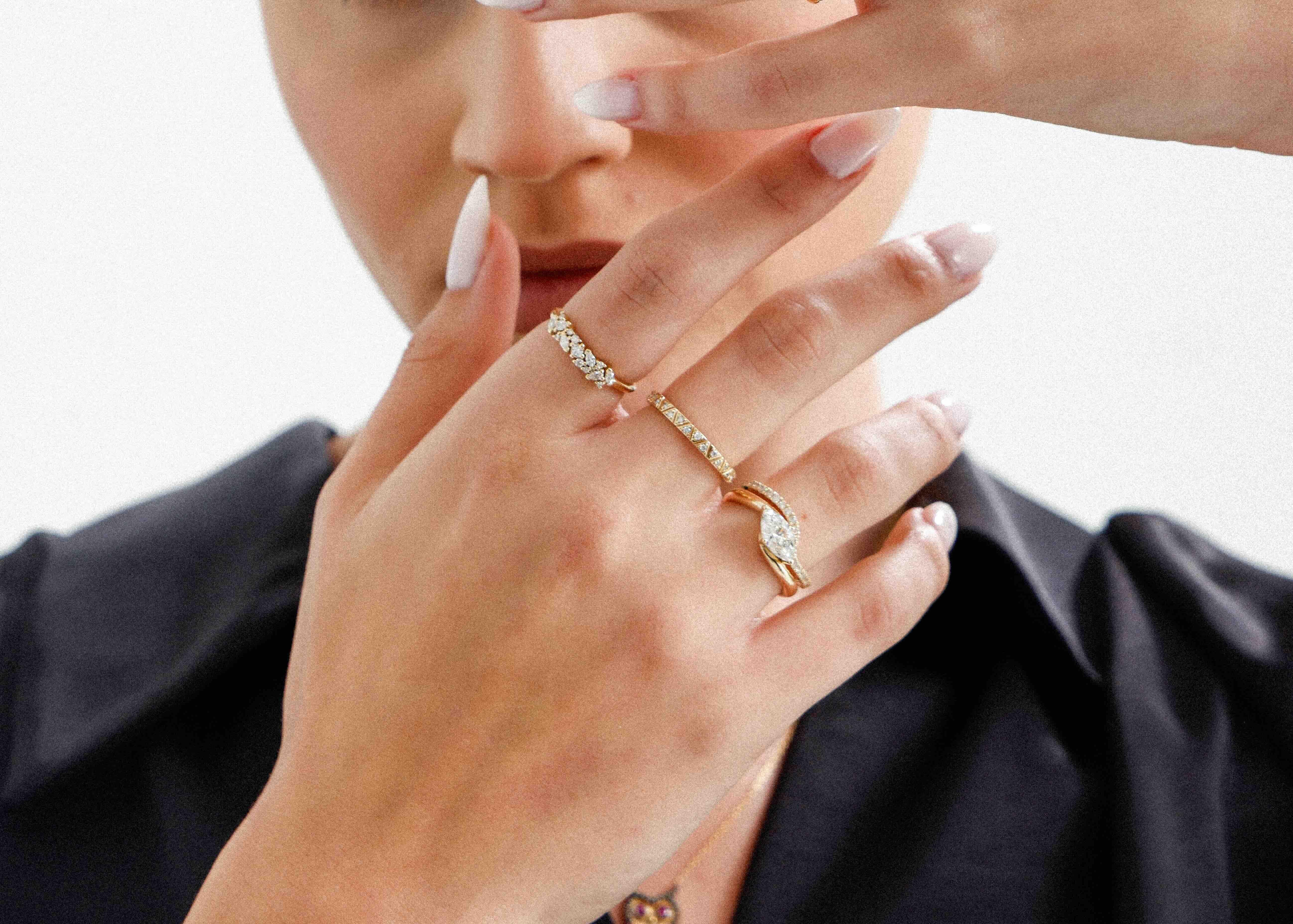 in vendita:  Anello Reverie con diamanti a grappolo 2