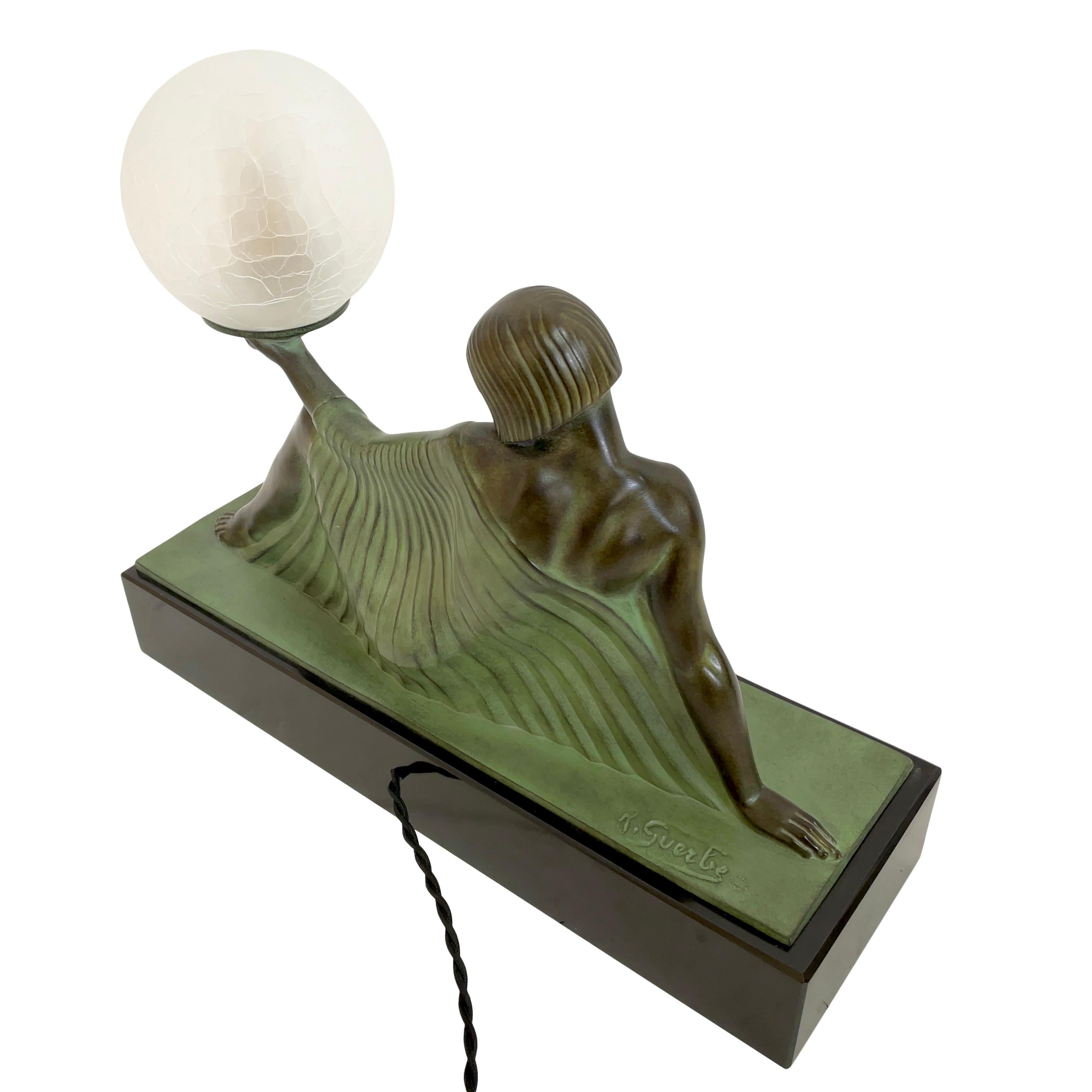 Lampe sculptée Reverie de style Art déco par Raymonde Guerbe pour Max Le Verrier en vente 1