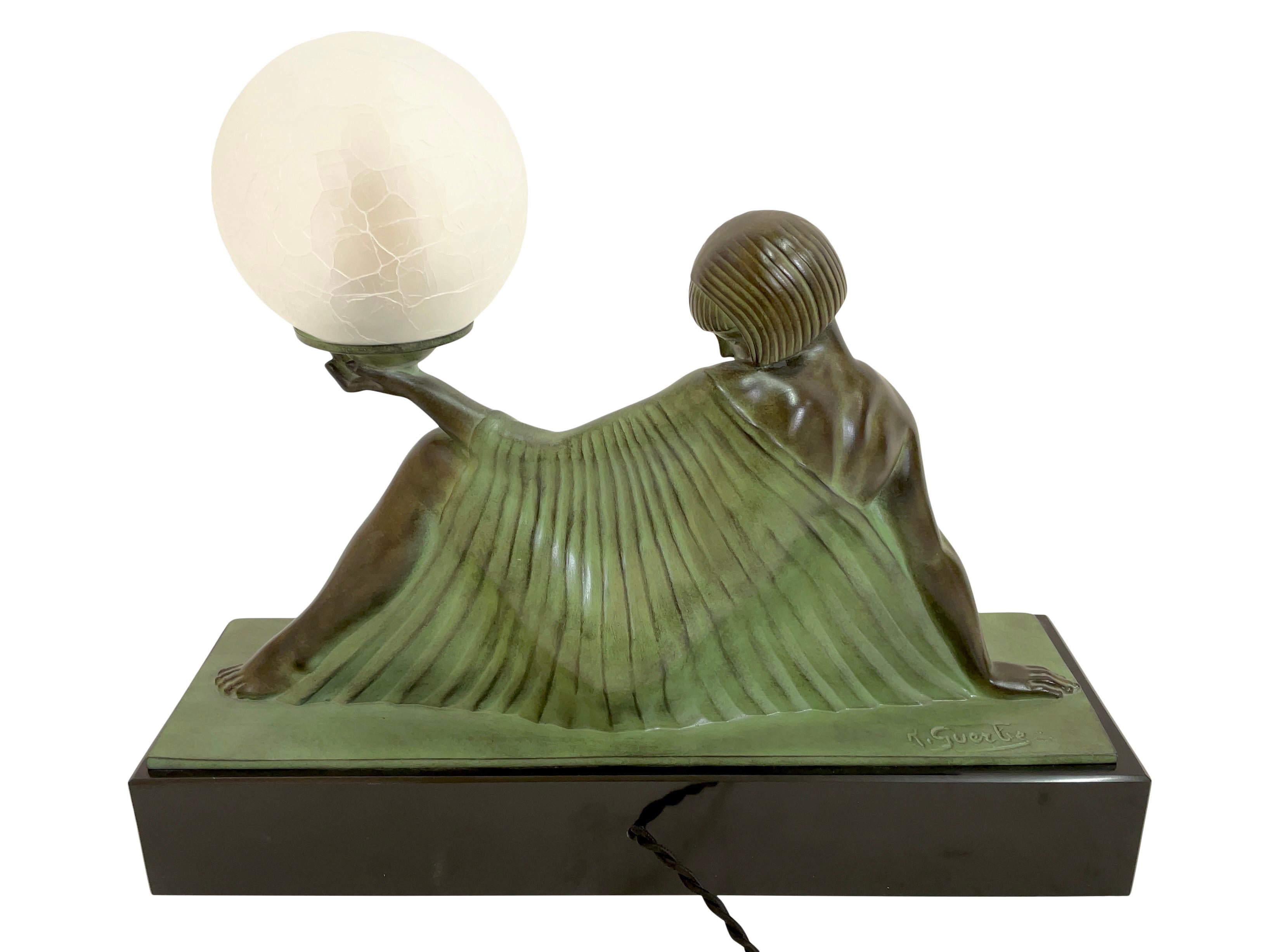 Lampe sculptée Reverie de style Art déco par Raymonde Guerbe pour Max Le Verrier en vente 2