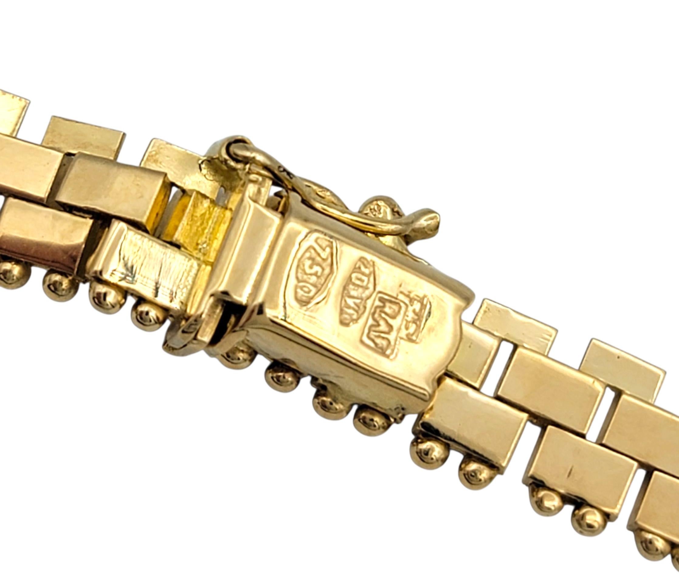 Reversable Graduated Link Bib Style Necklace in Polished 18 Karat Yellow Gold For Sale 6