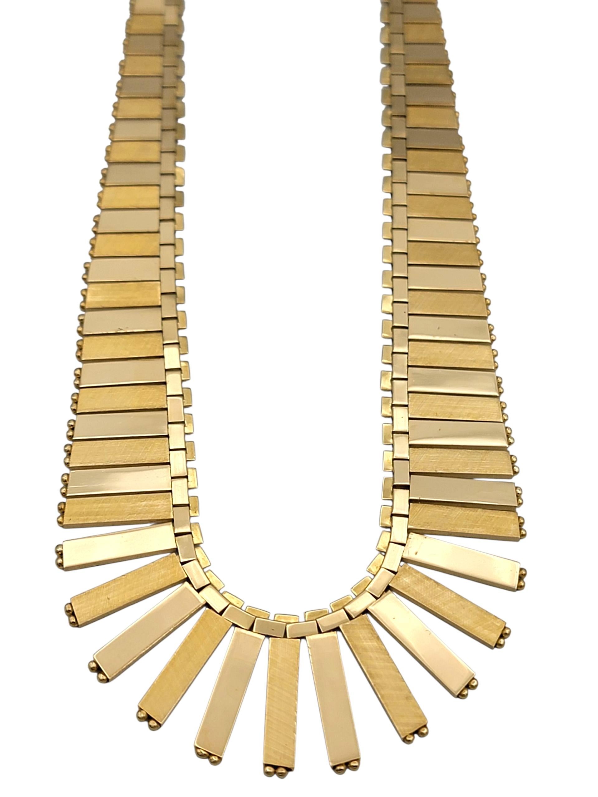Reversable Graduated Link Bib Style Necklace in Polished 18 Karat Yellow Gold In Good Condition For Sale In Scottsdale, AZ