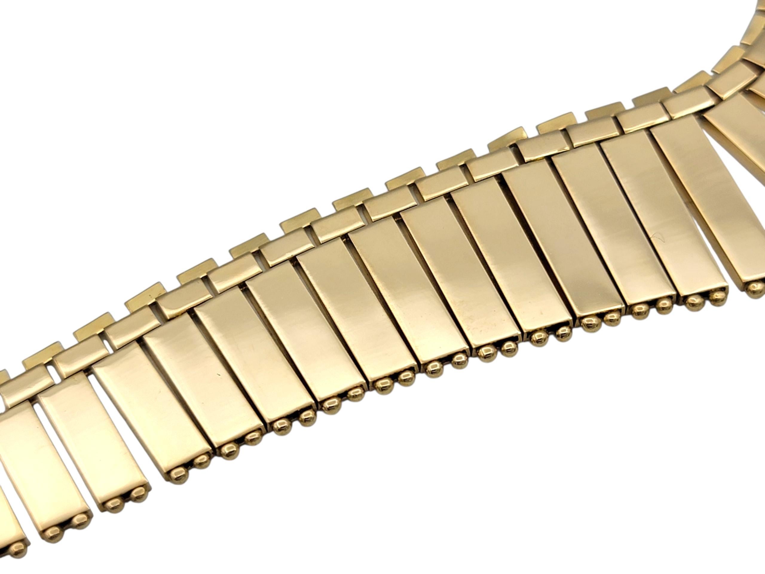 Reversable Graduated Link Bib Style Necklace in Polished 18 Karat Yellow Gold For Sale 4