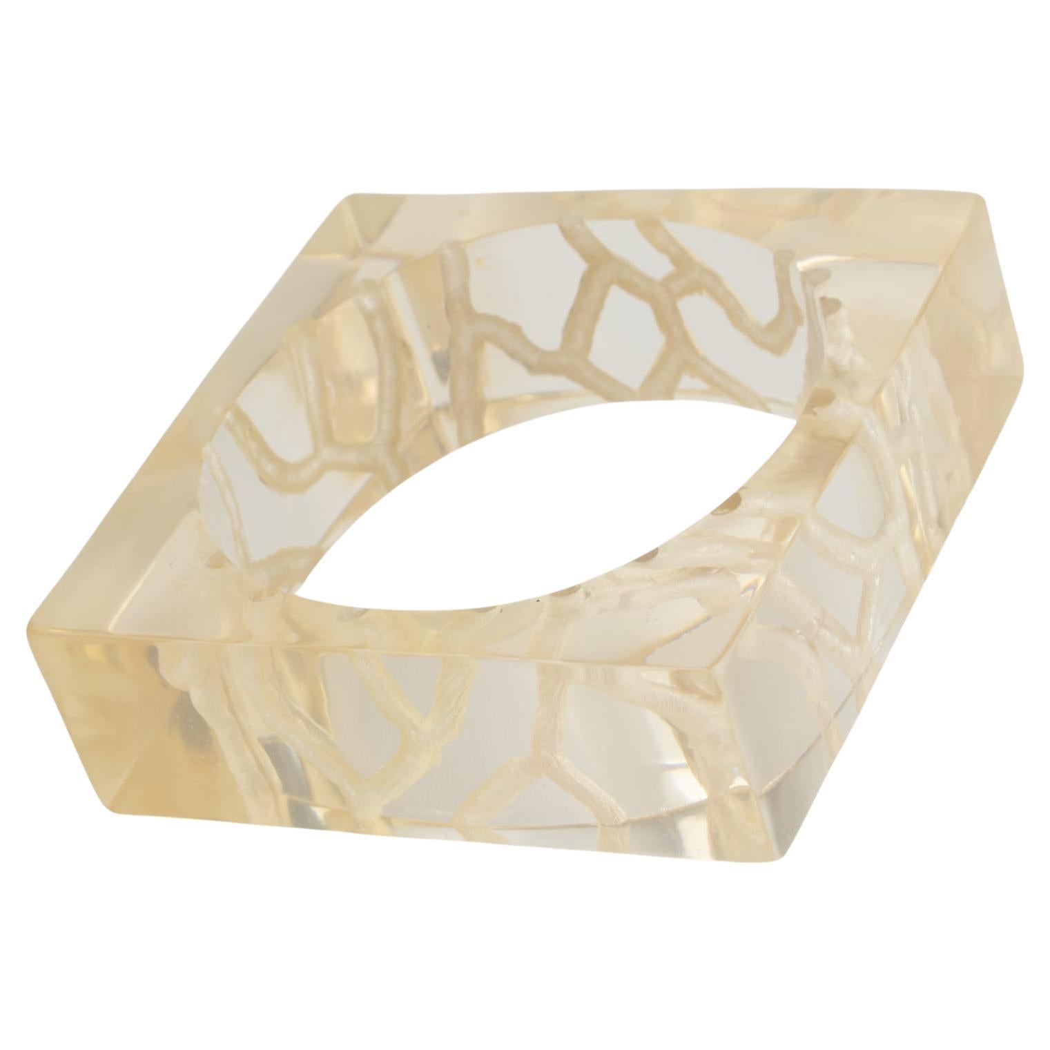 Bracelet jonc en acrylique et lucite sculpté à l'envers, couleur champagne clair