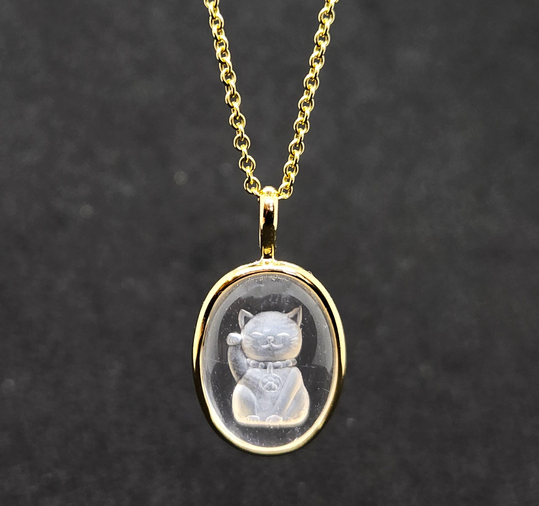 Reverse Intaglio Hope Cat Hand Carved Oval Quartz with 18K Bezel Necklace In New Condition For Sale In Rutherford, NJ